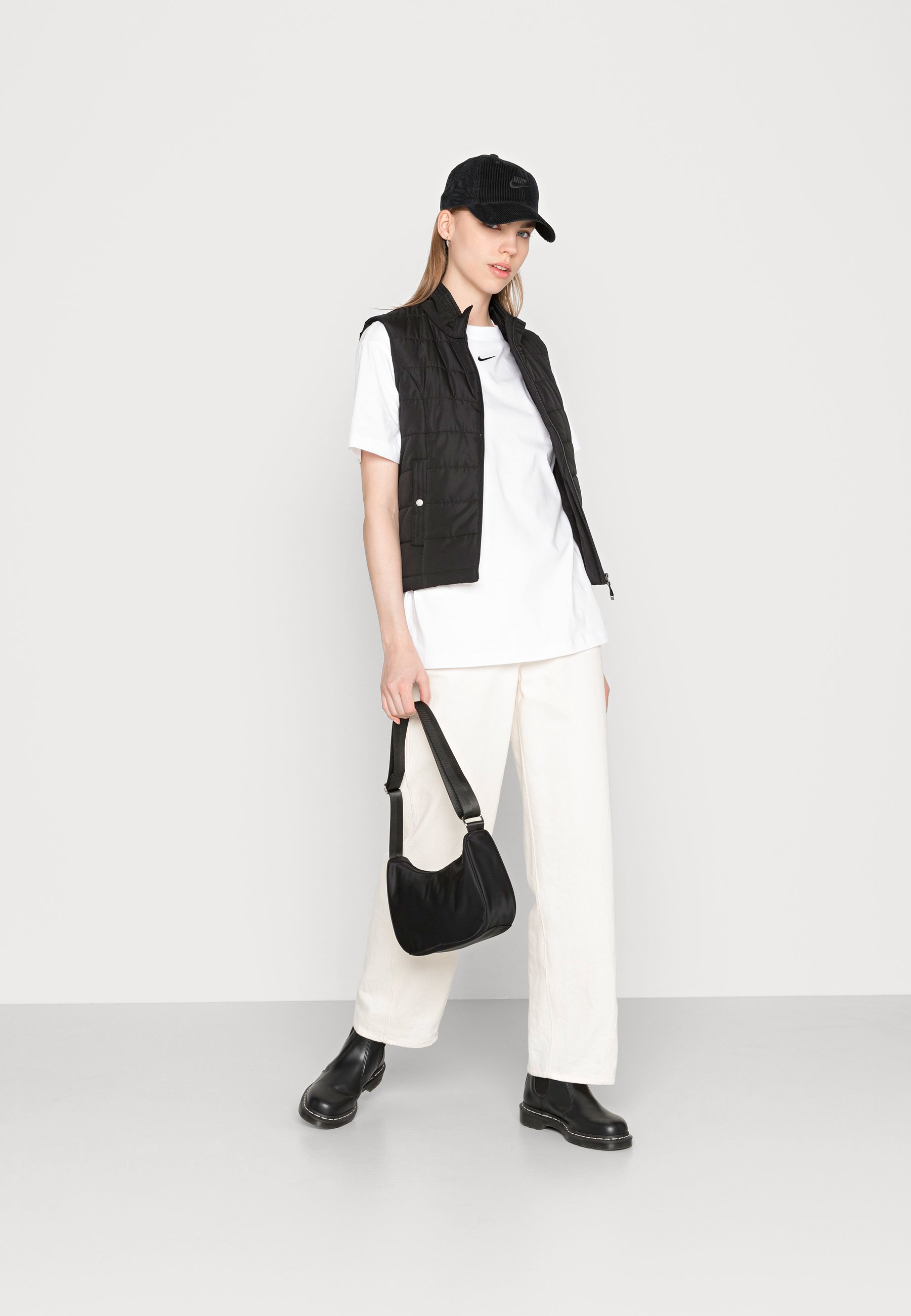 TEE- Basic T-shirt