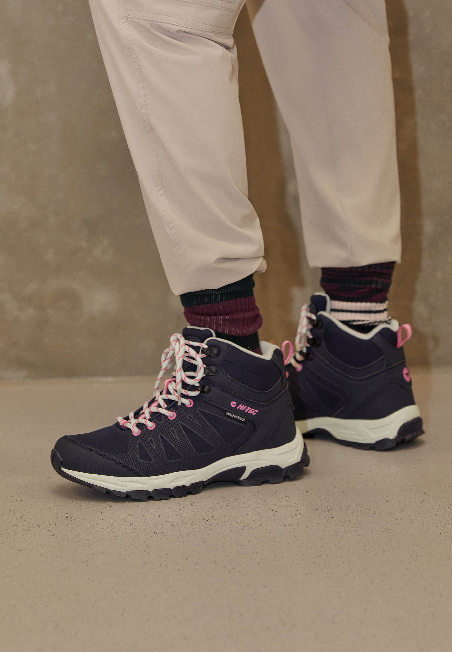 RAVEN MID WP - Hiking shoes