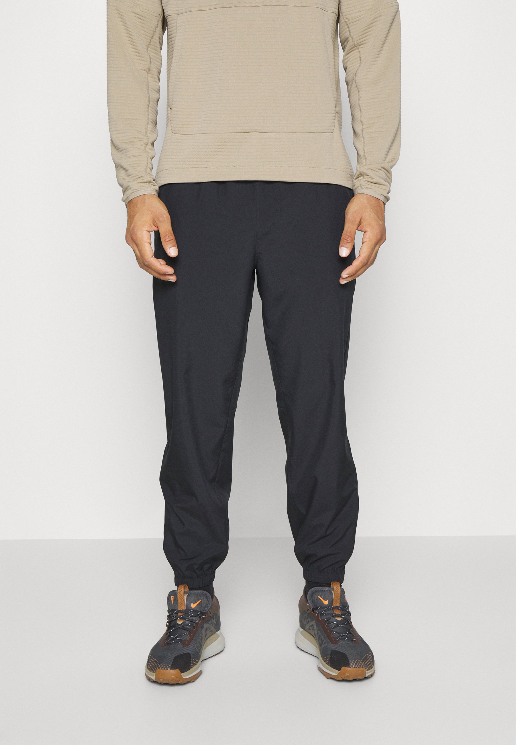 FORM PANT - Tracksuit bottoms