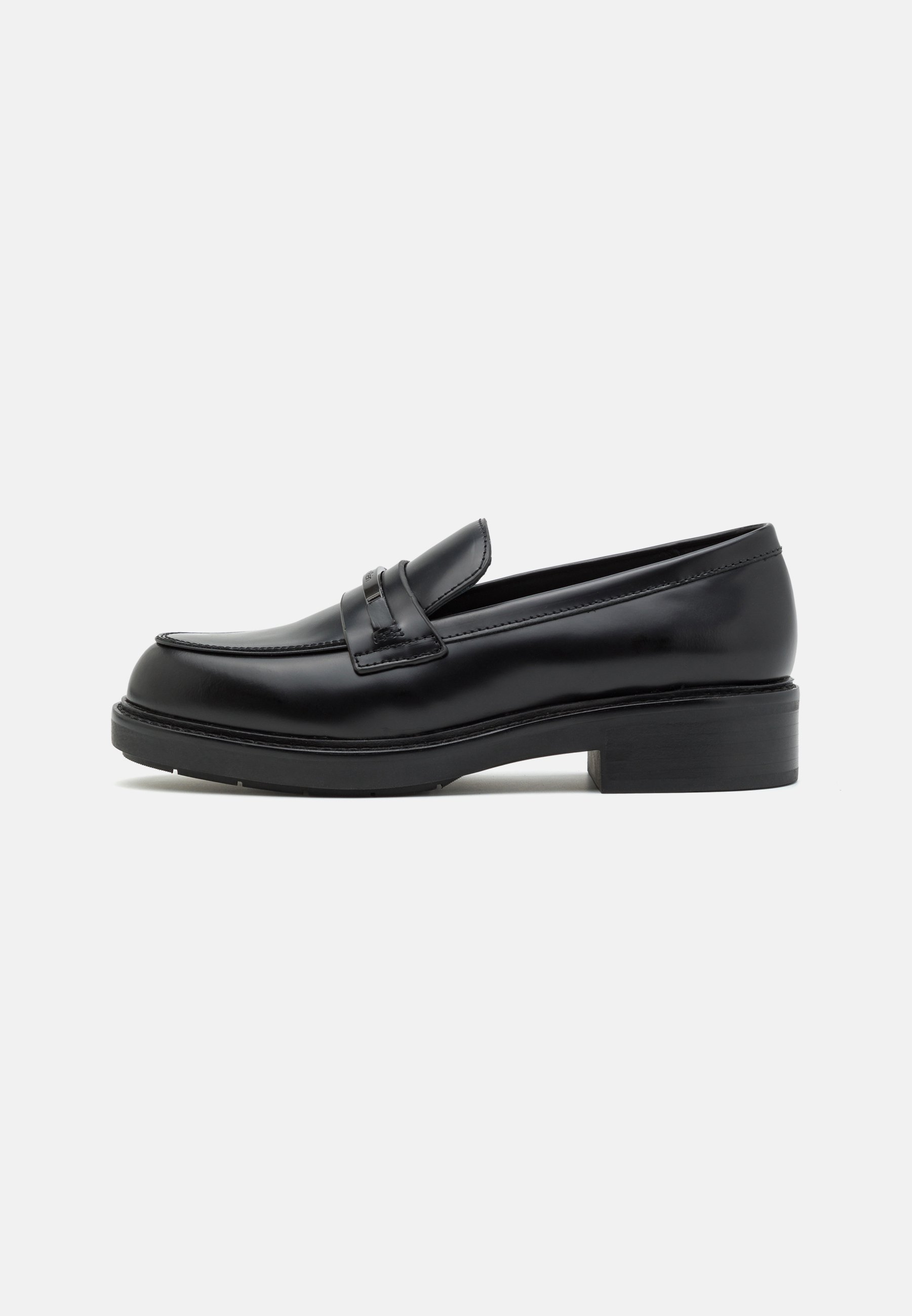 LOAFER- Slip-ons