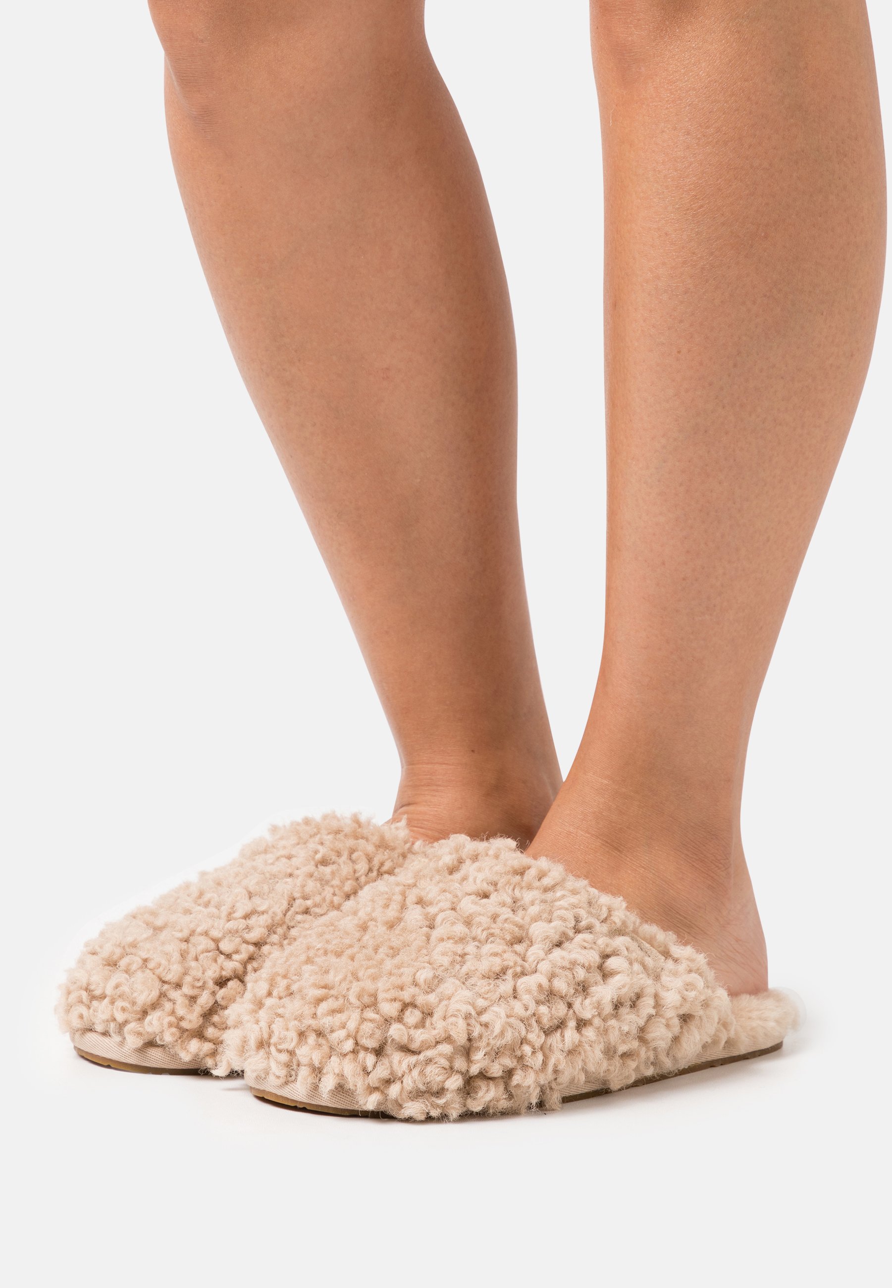 MAXI CURLY SLIDE - Slippers