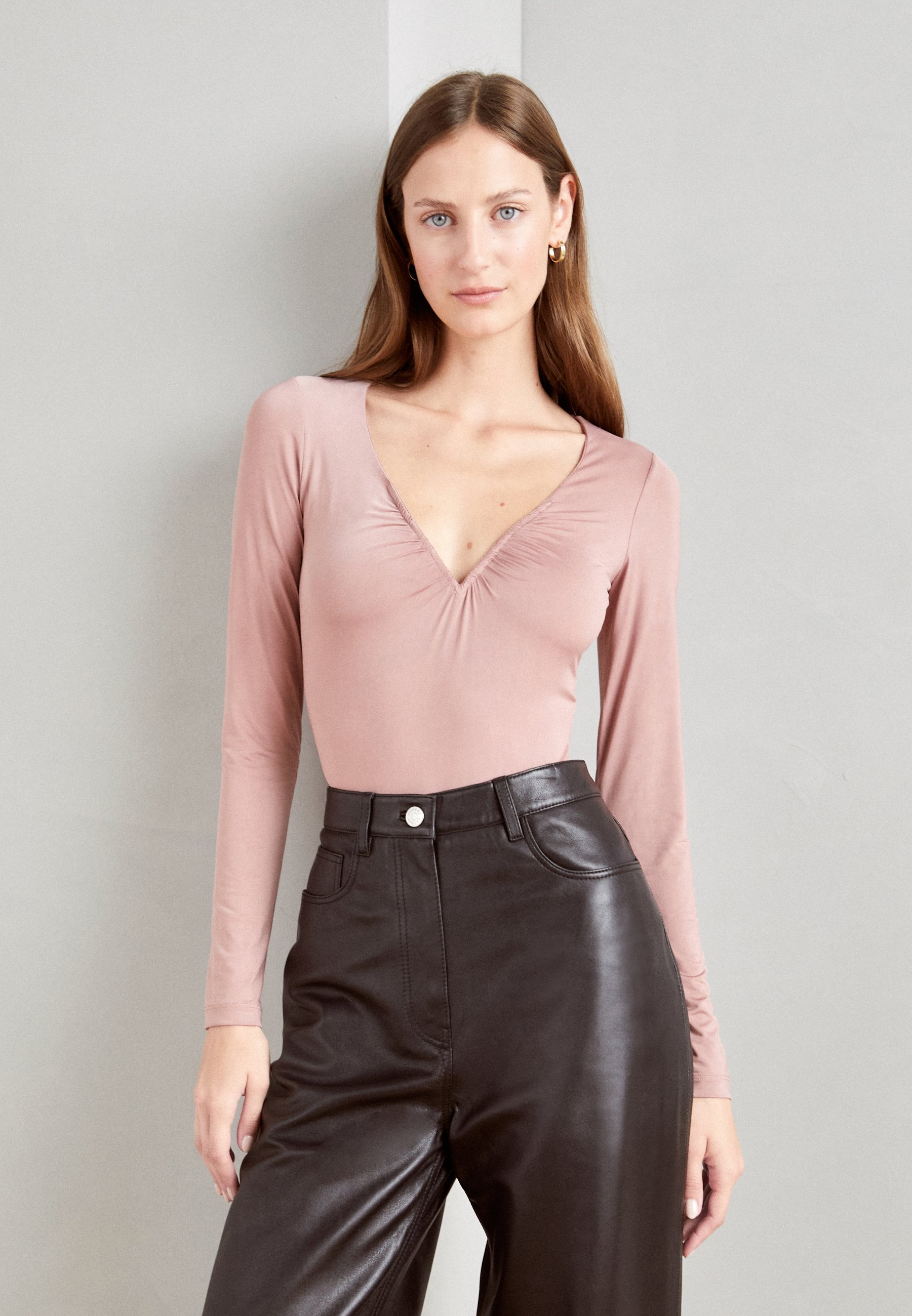 Long sleeved top