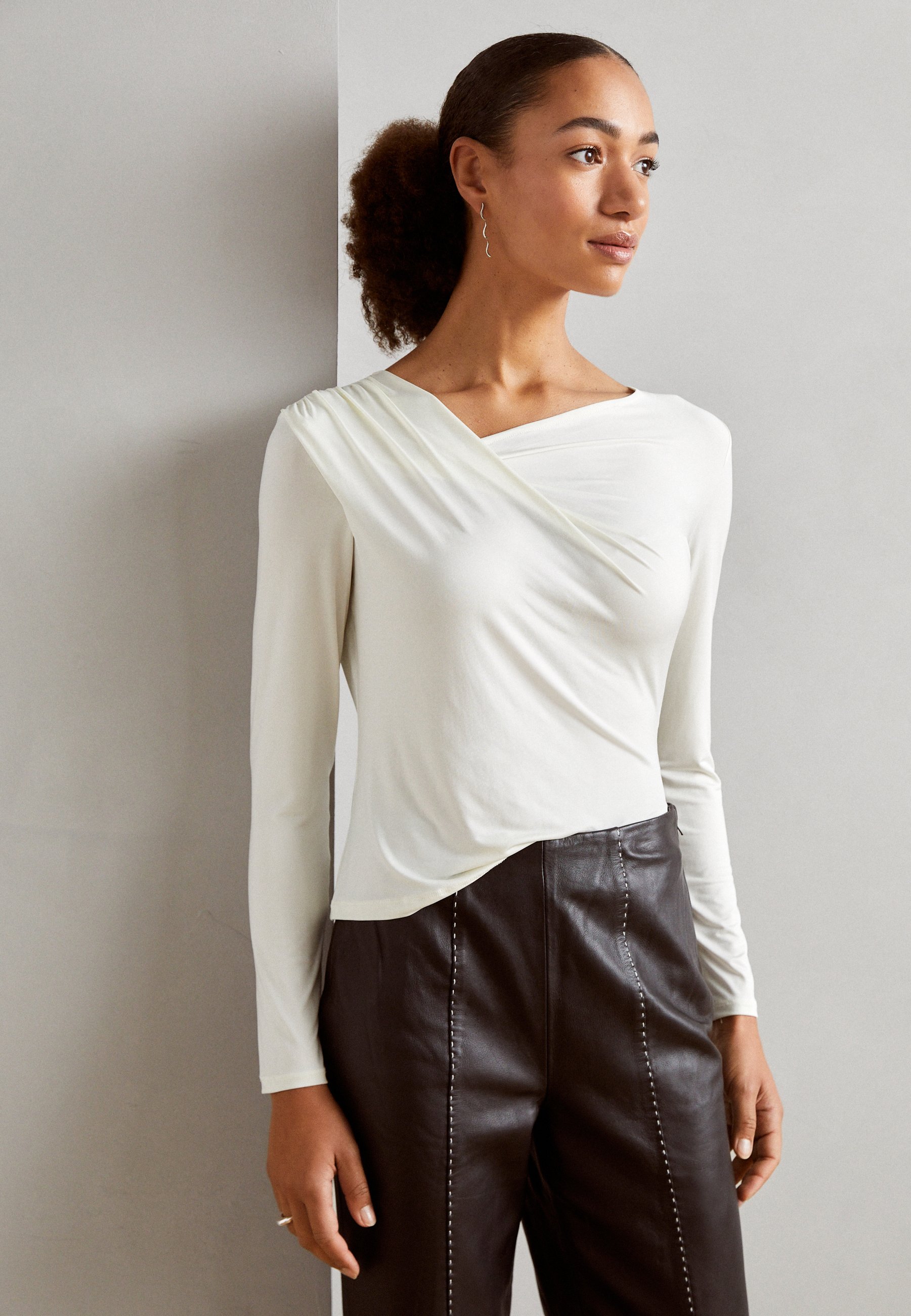 Long sleeved top