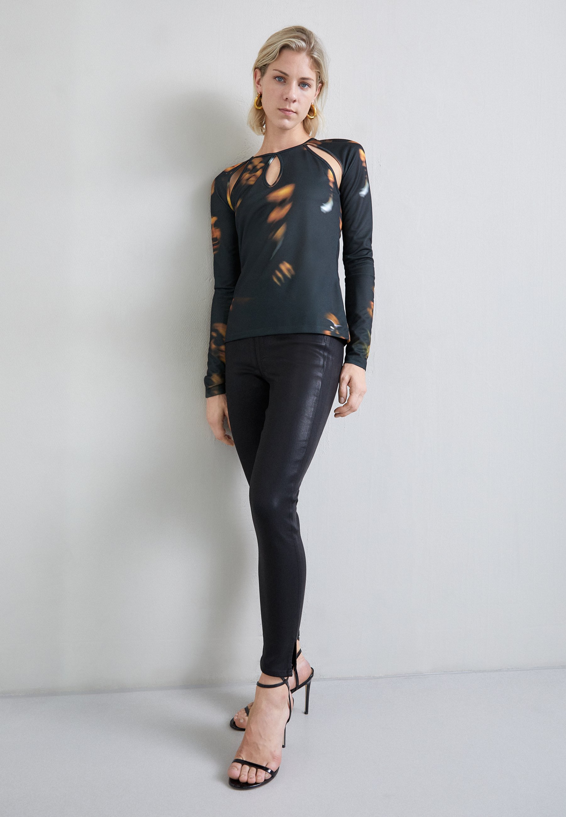 EMMA CUT OUT - Blouse