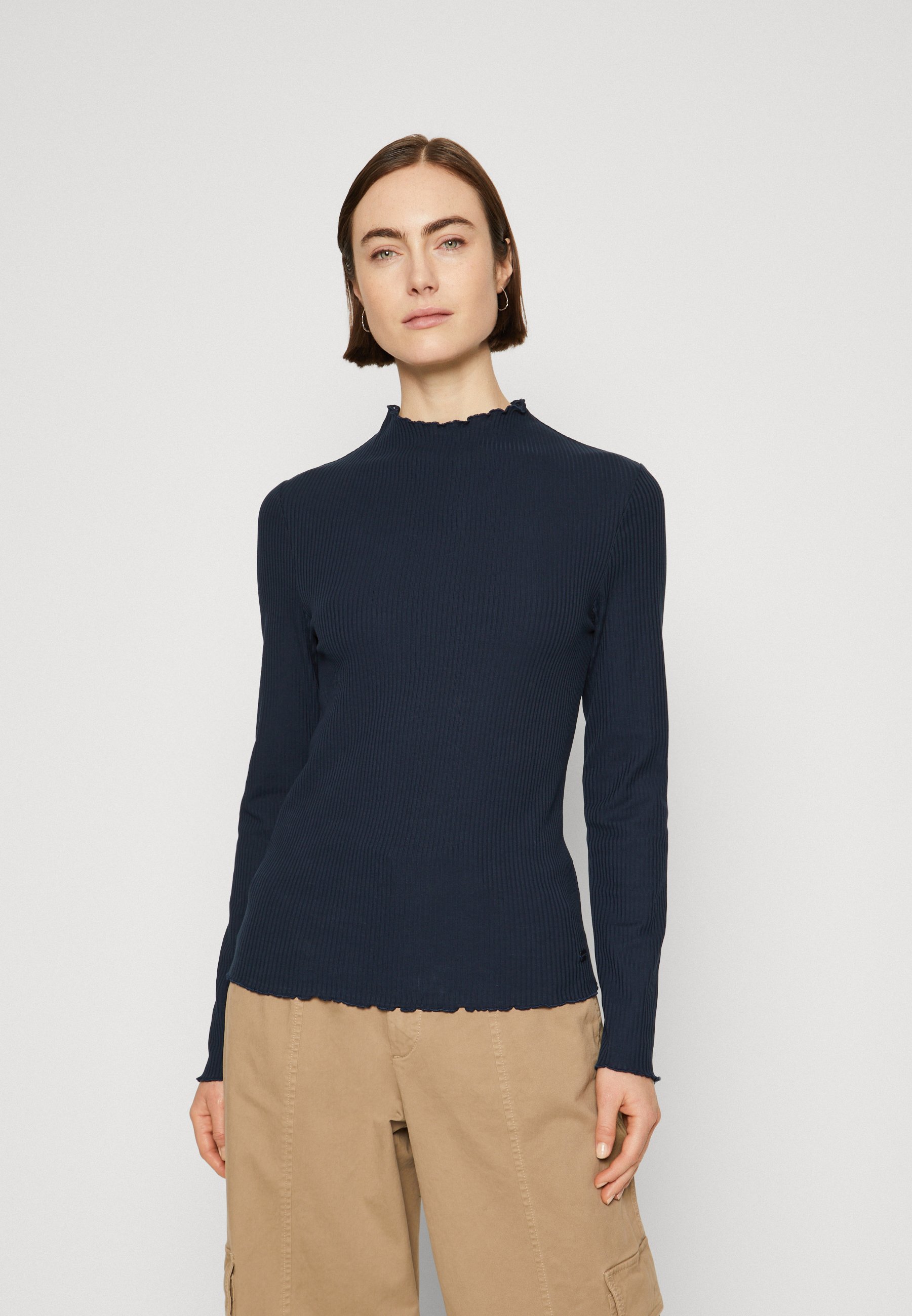 LONGSLEEVE TURTLENECK RUFFLES HEM - Long sleeved top