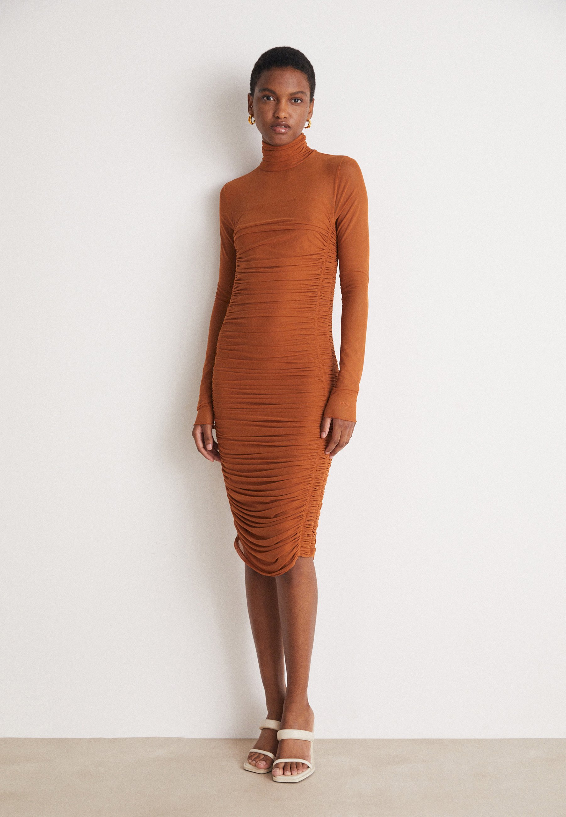 NELASAI - Shift dress
