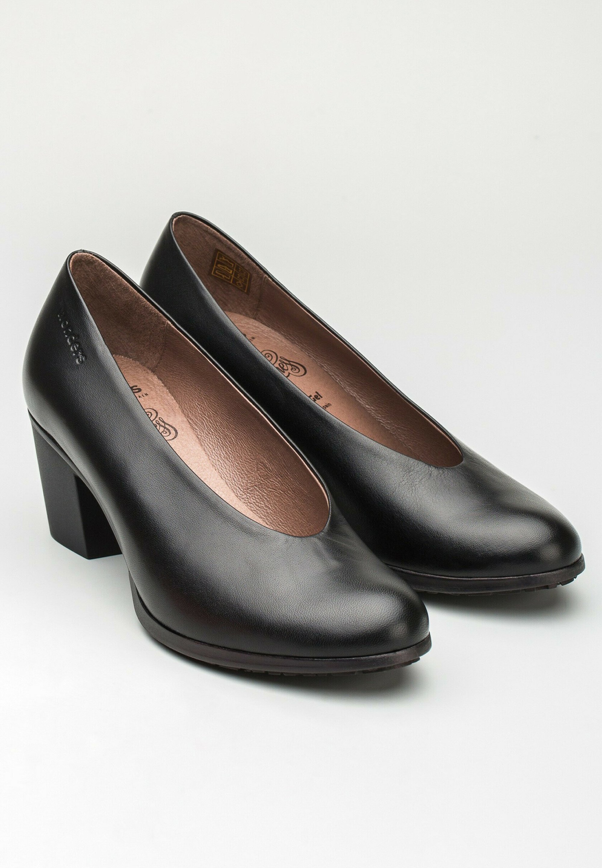 Classic heels