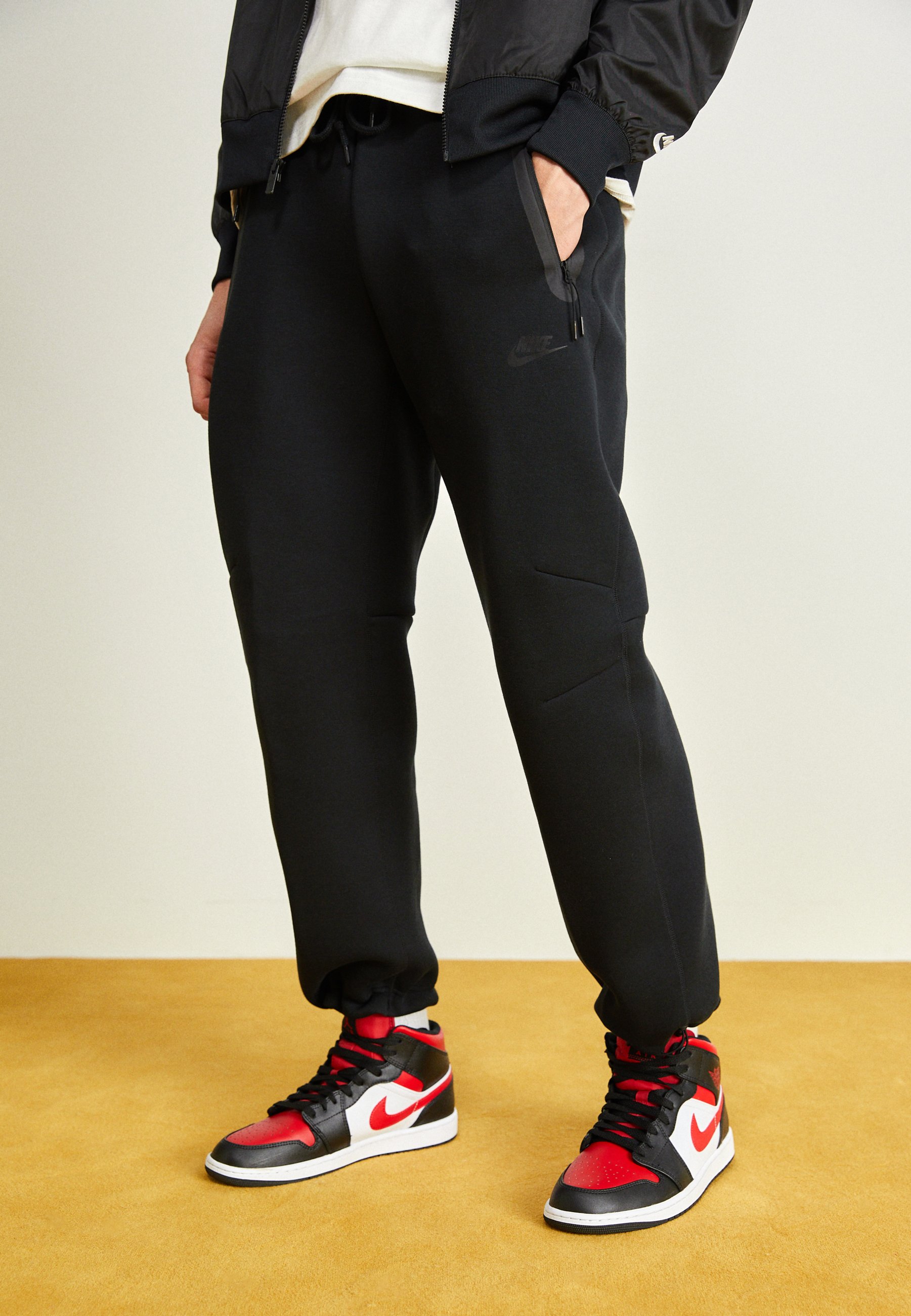 Tracksuit bottoms