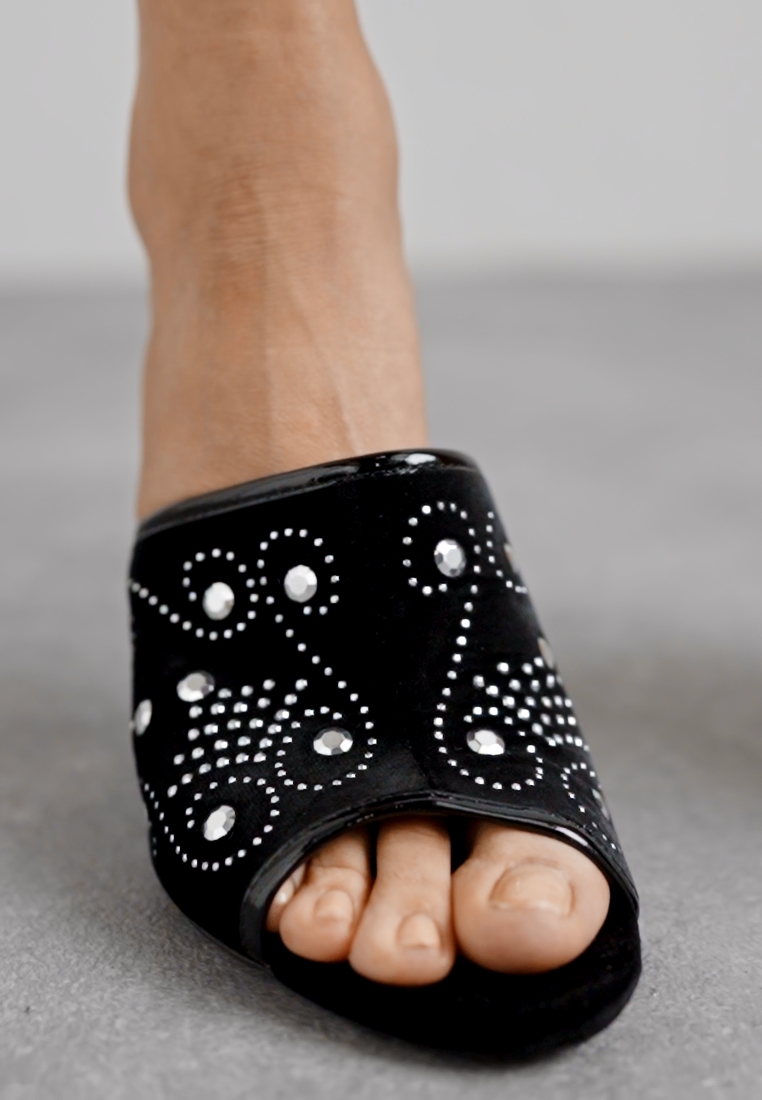 Heeled mules