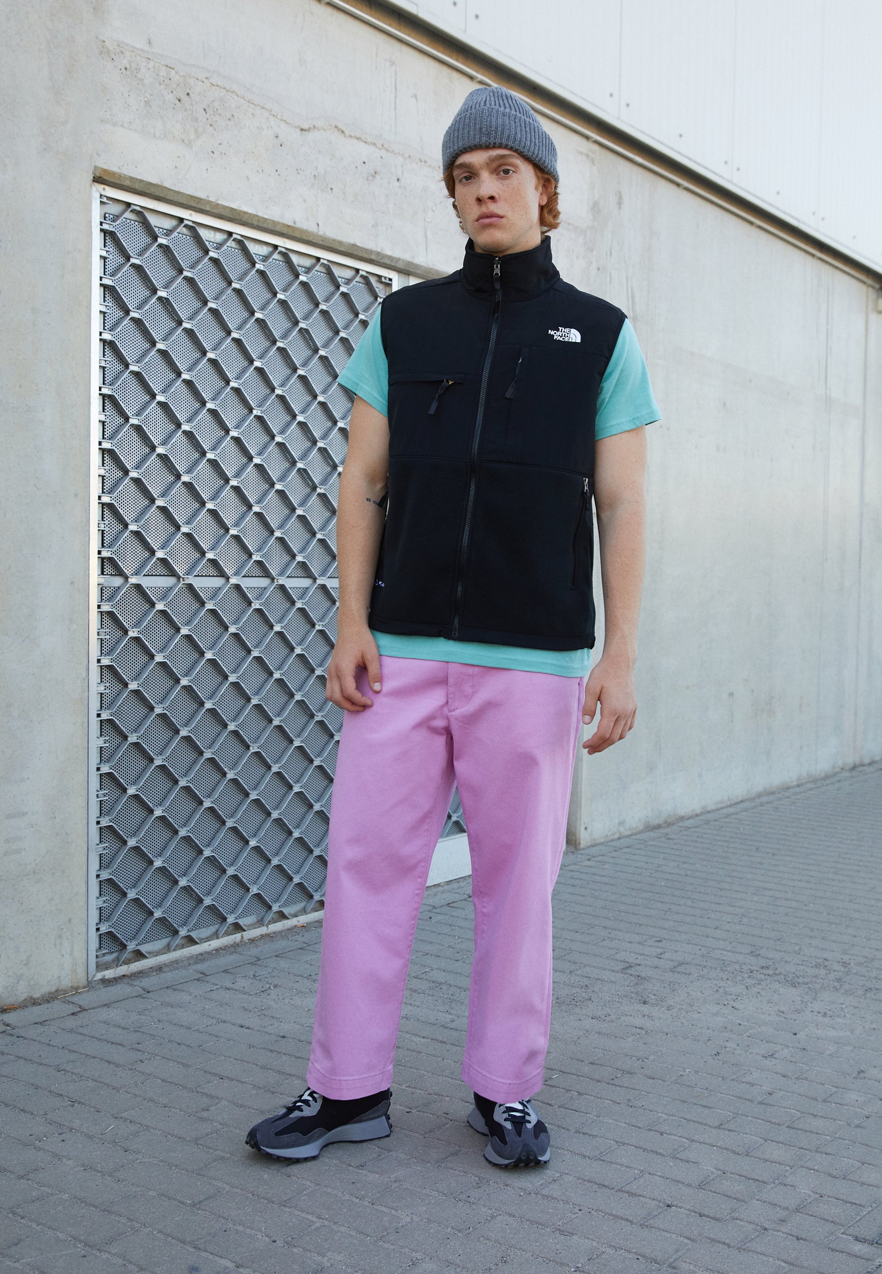 DENALI VEST - Waistcoat -black