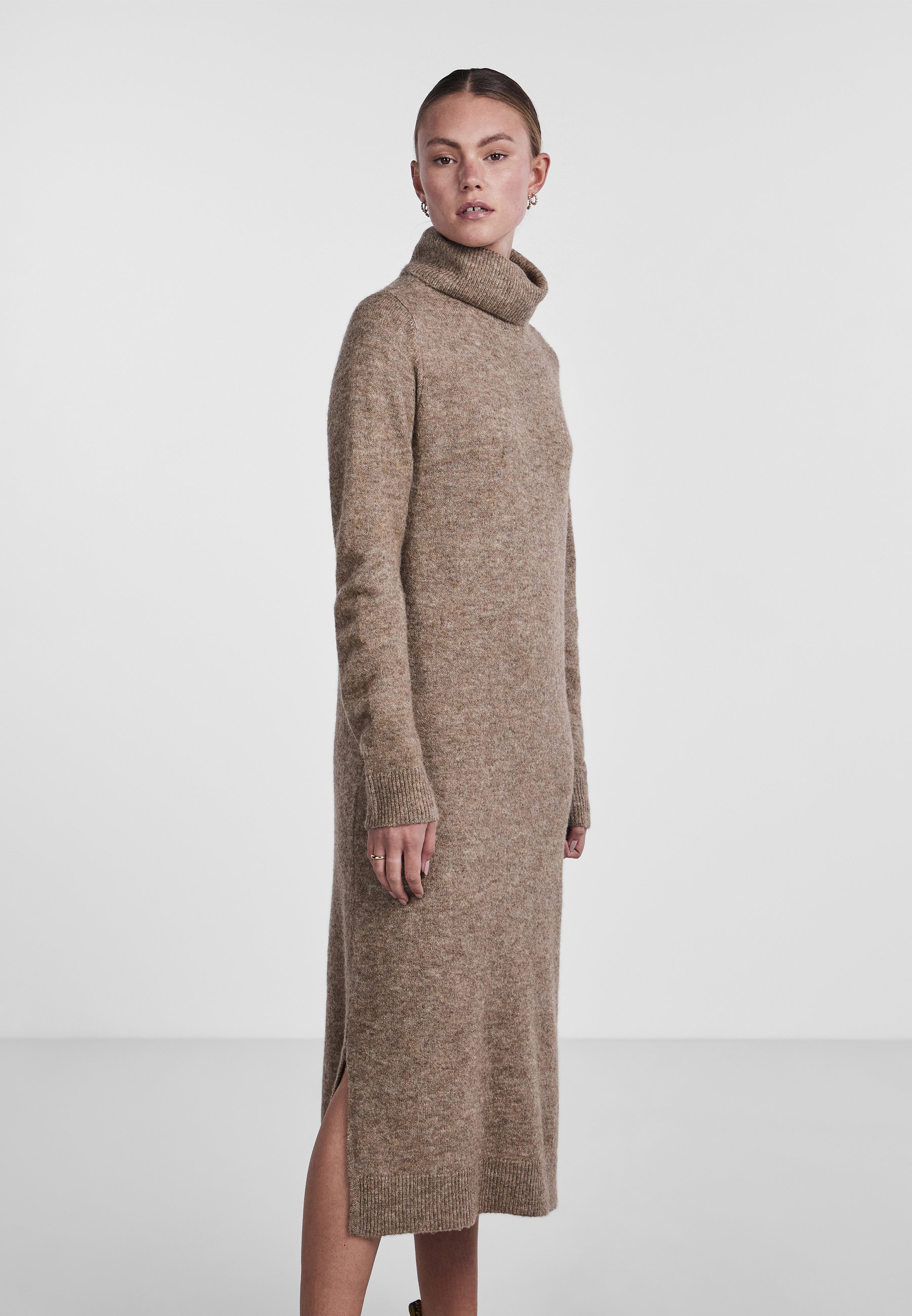 PCJULIANA ROLLNECK- Jumper dress
