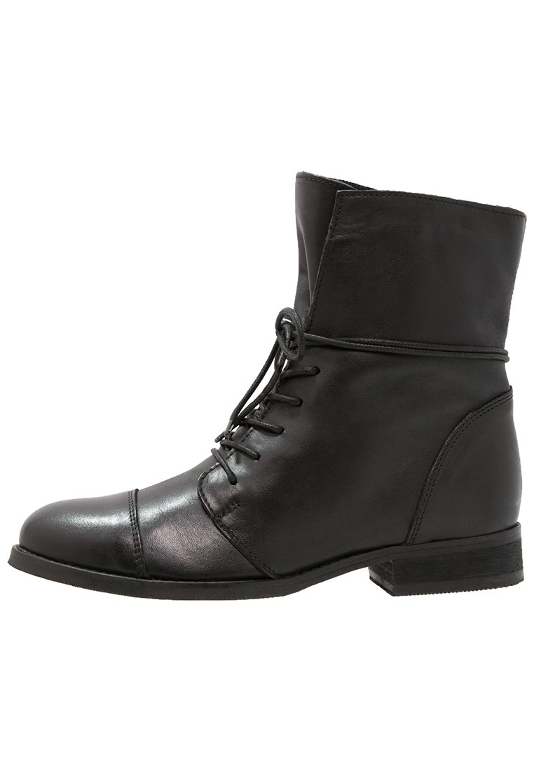 Lace-up ankle boots