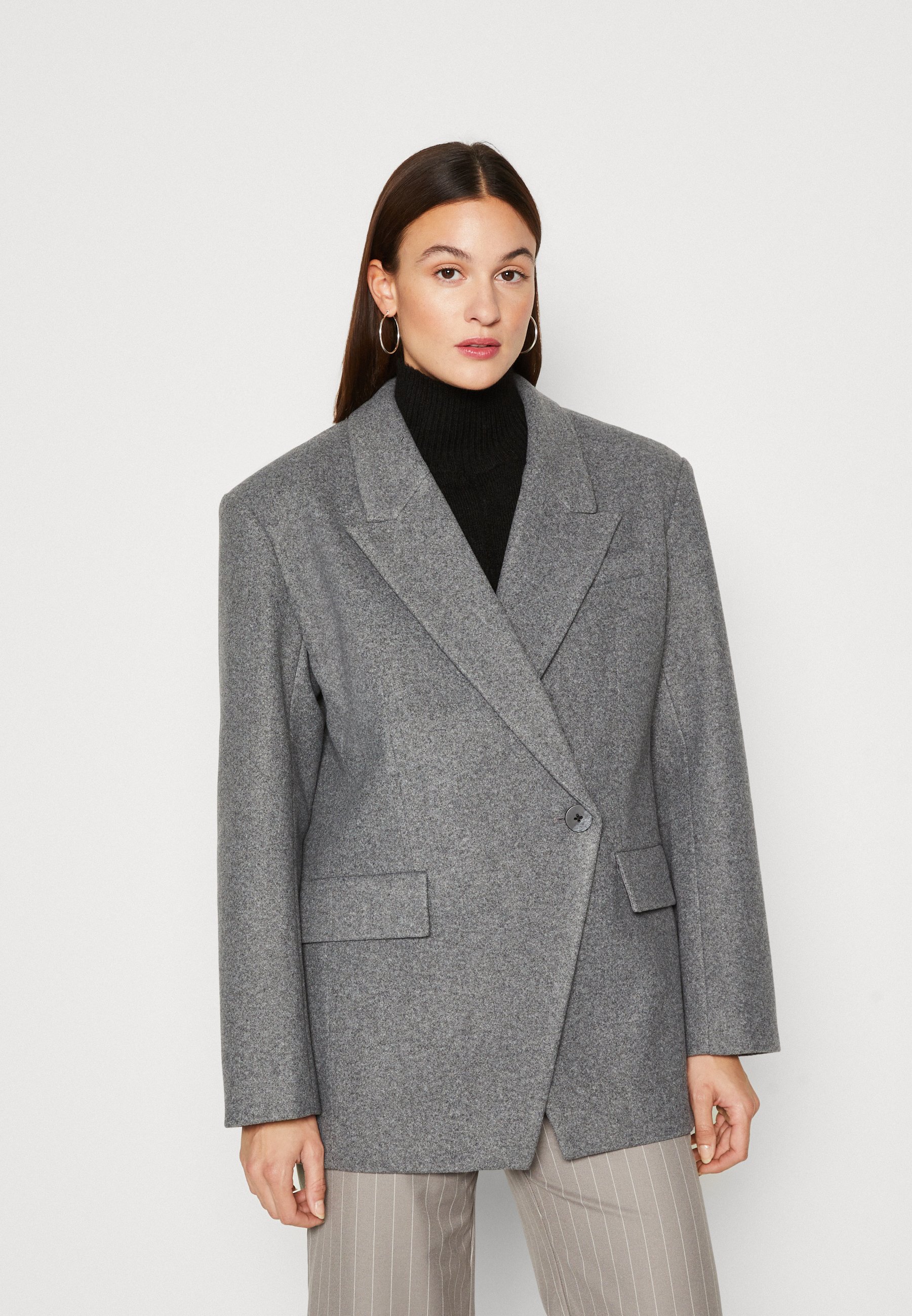 Short coat