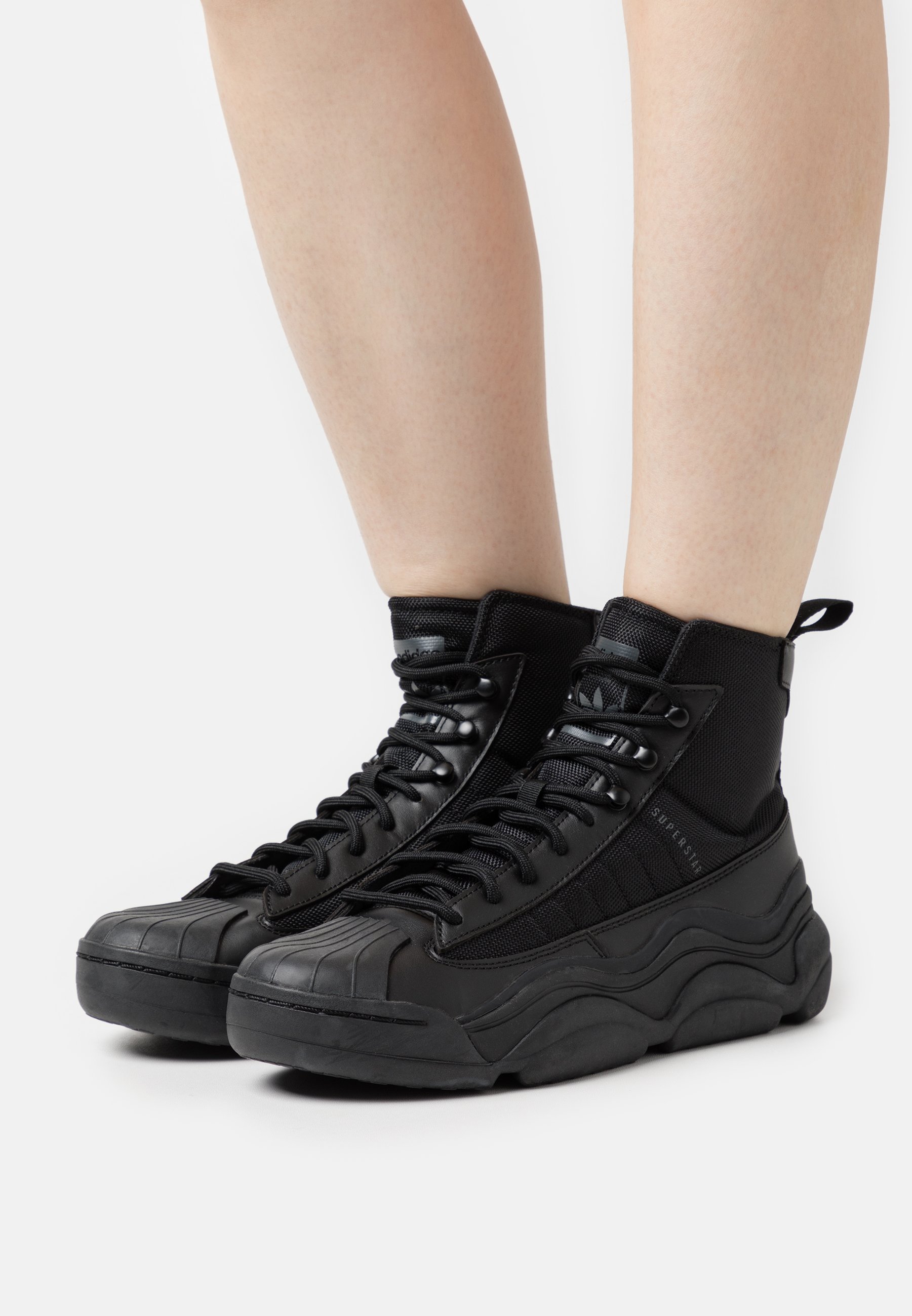 SUPERSTAR MILLENCON - High-top trainers