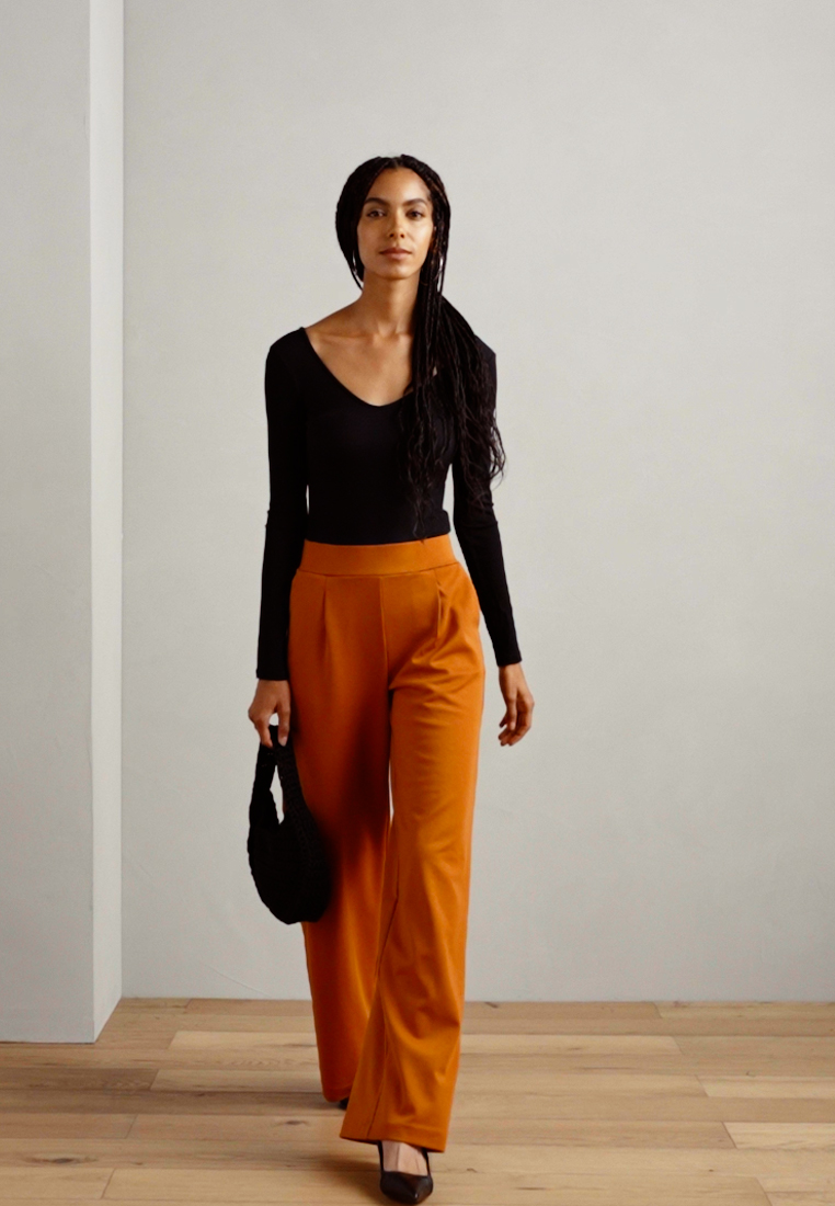 Long sleeved top
