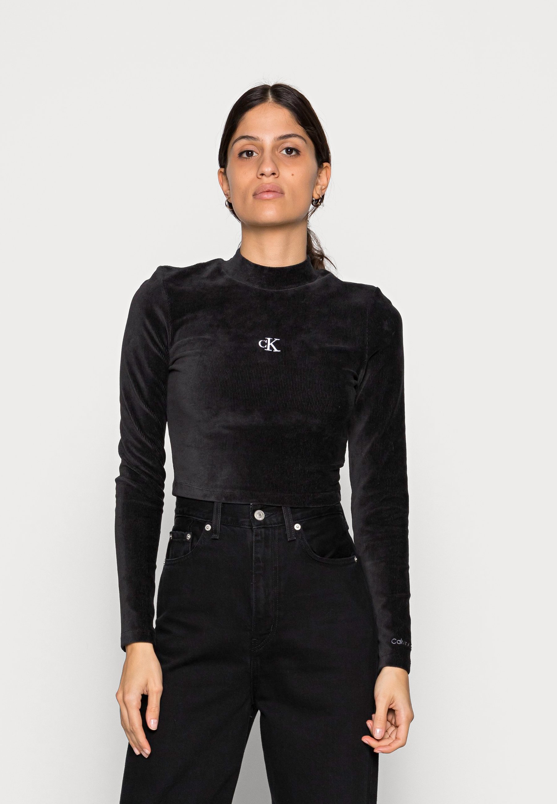 LONG SLEEVE- Long sleeved top
