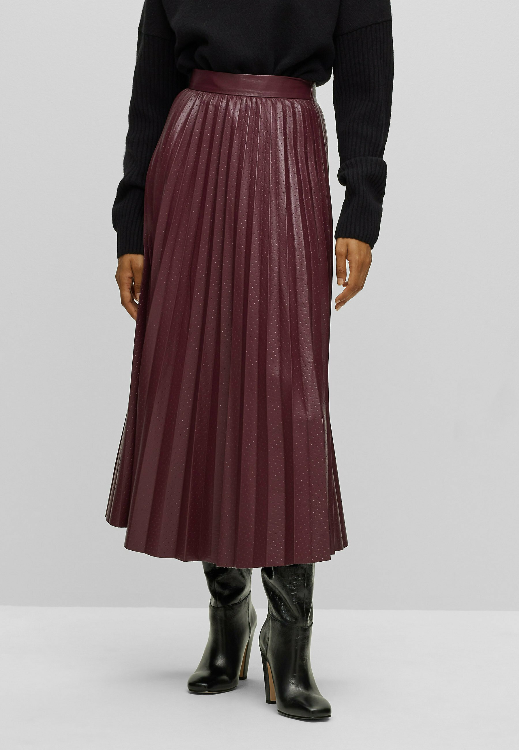 Pleated skirt