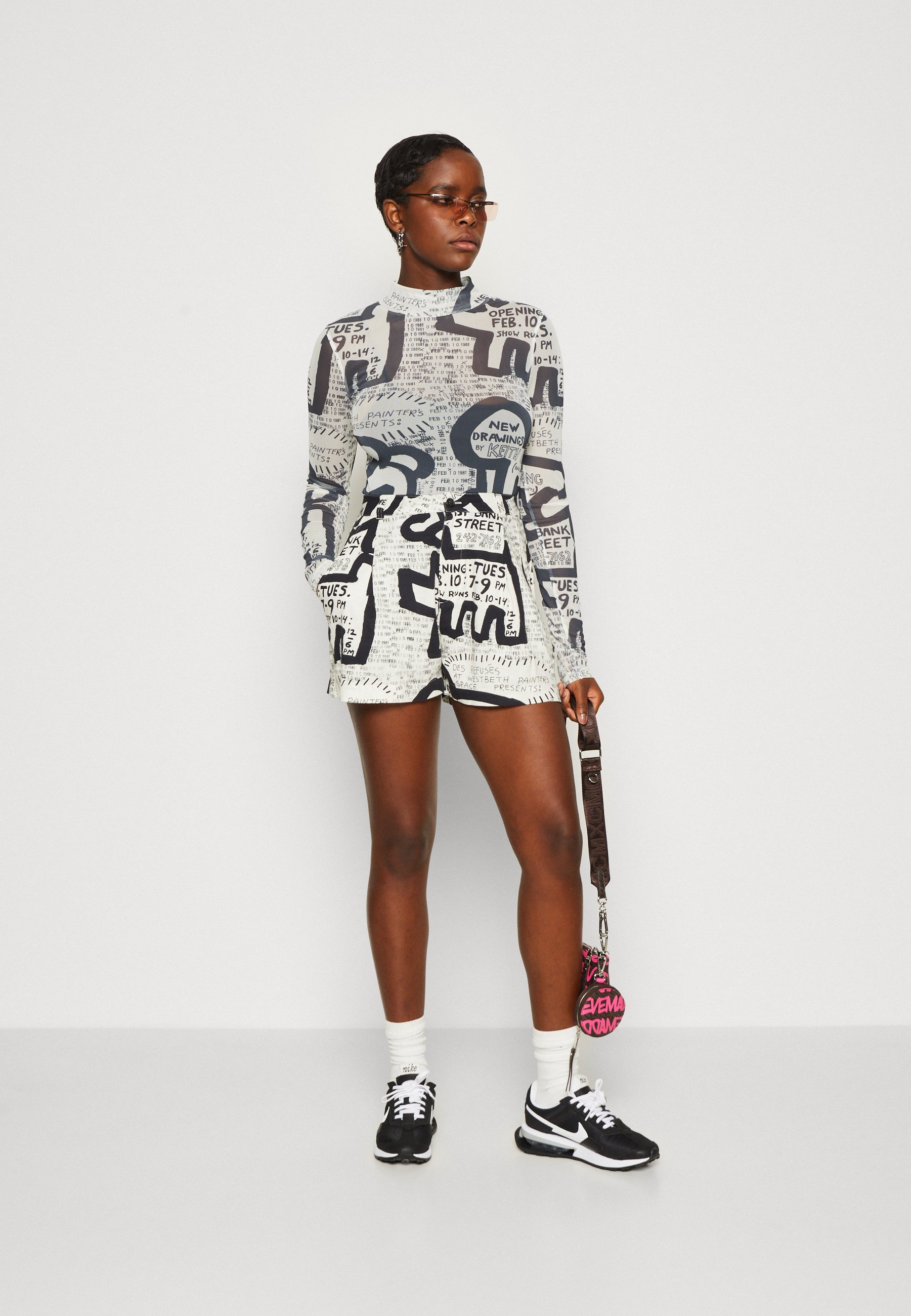 TOMMY JEANS X KEITH HARING EXHIBIT POSTER - Shorts