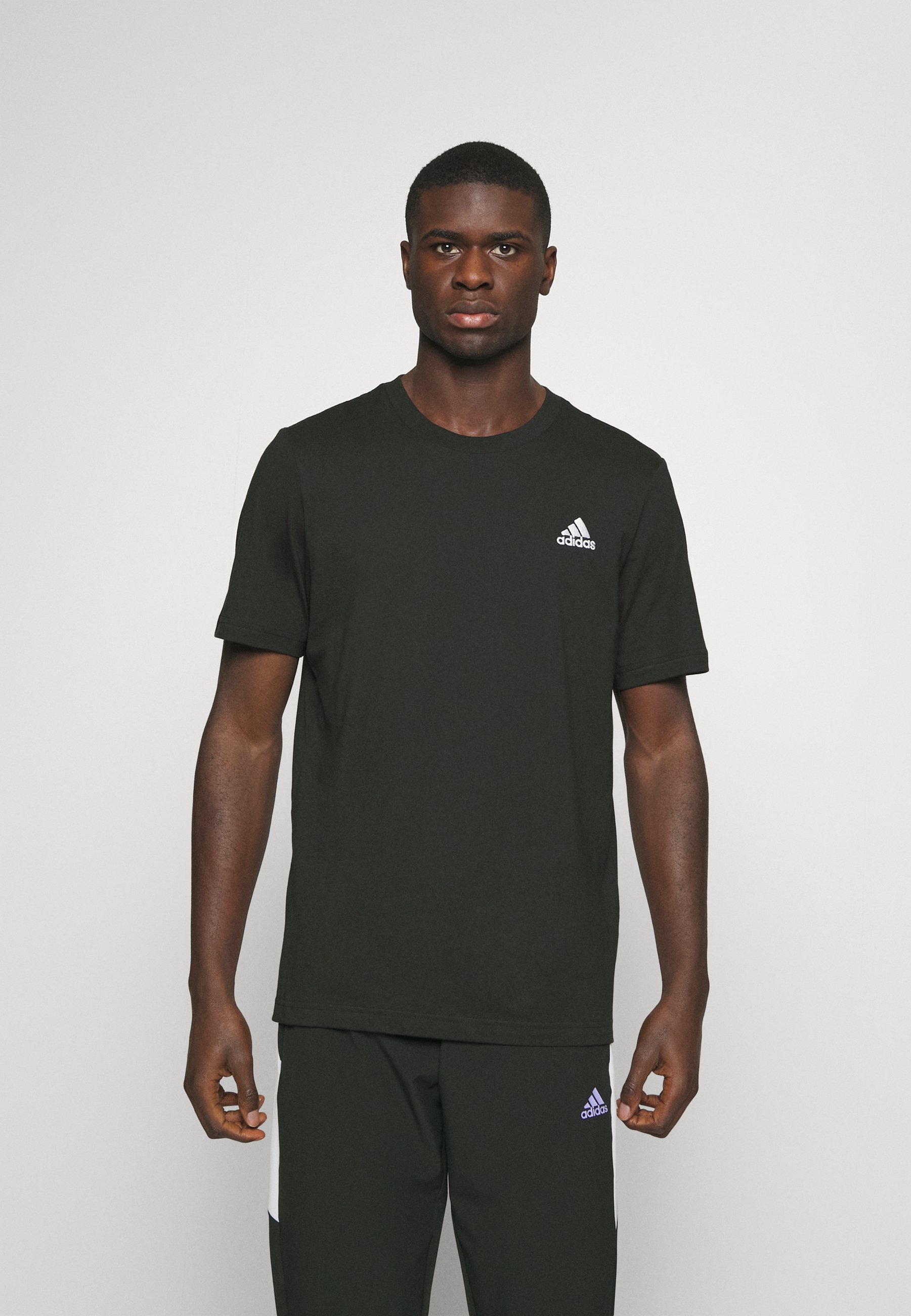 ESSENTIALS BASIC - Basic T-shirt