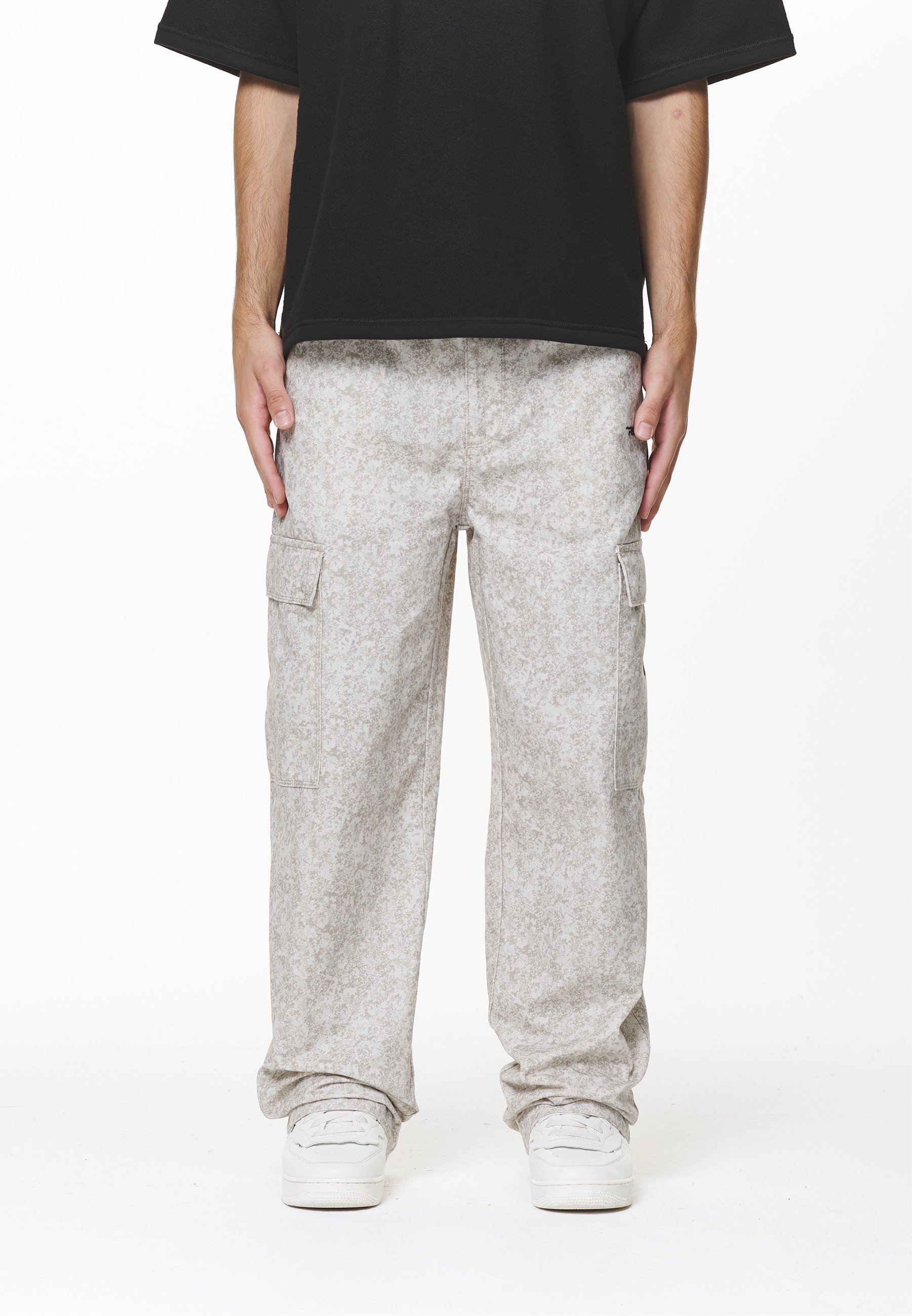 CARVAN WIDE CAMO PANTS - Cargo trousers