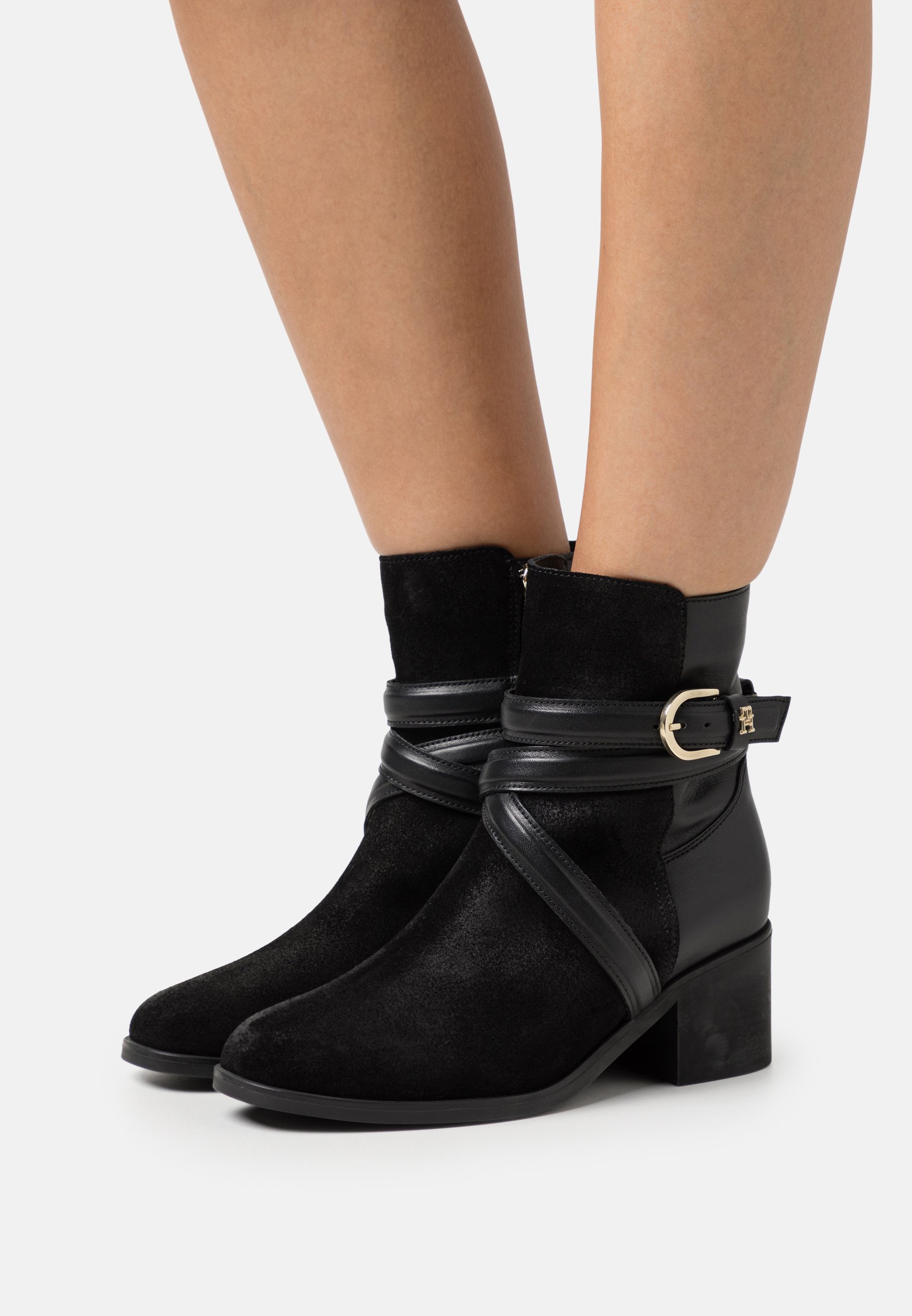 ELEVATED ESSENTIAL MIDHEEL BOOT - Classic ankle boots