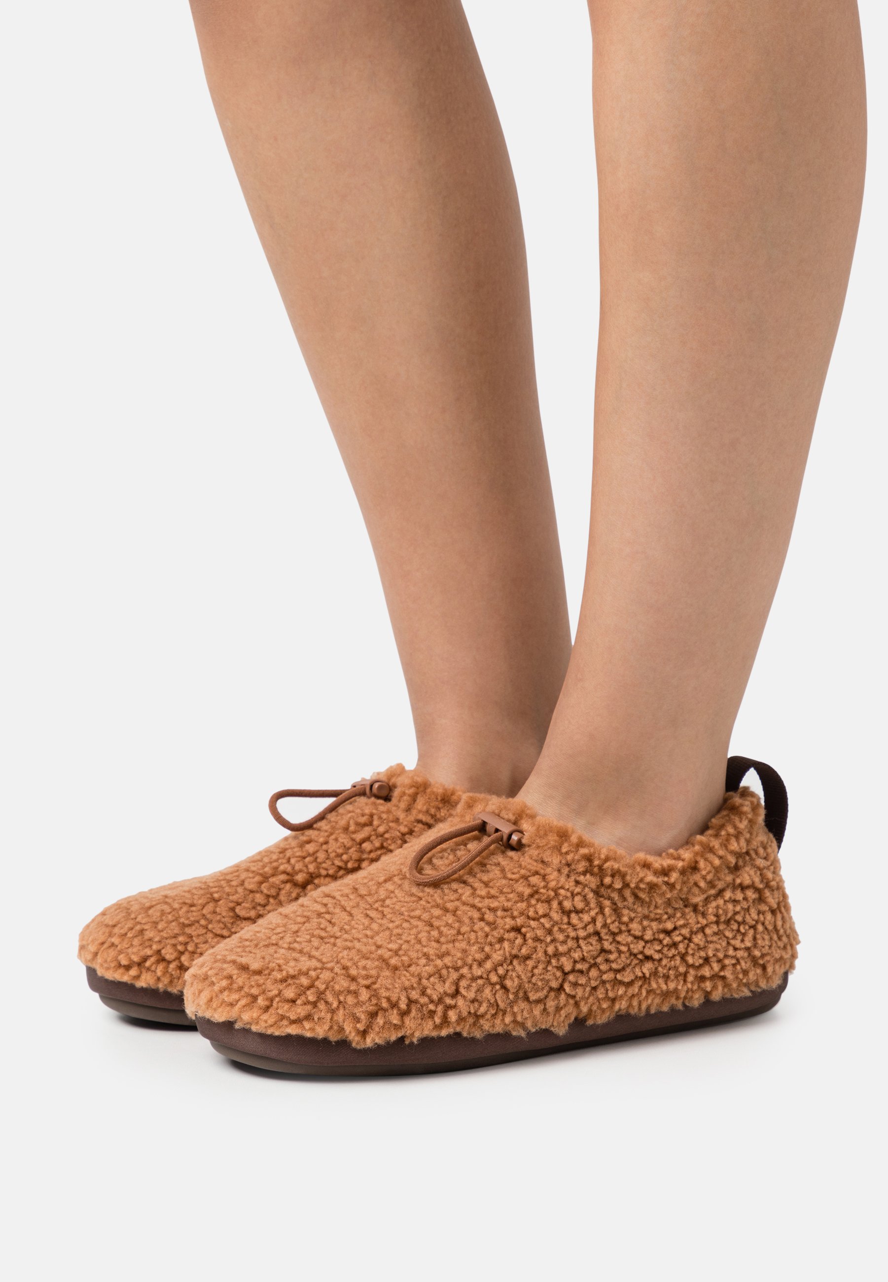 PLUSHY - Slippers