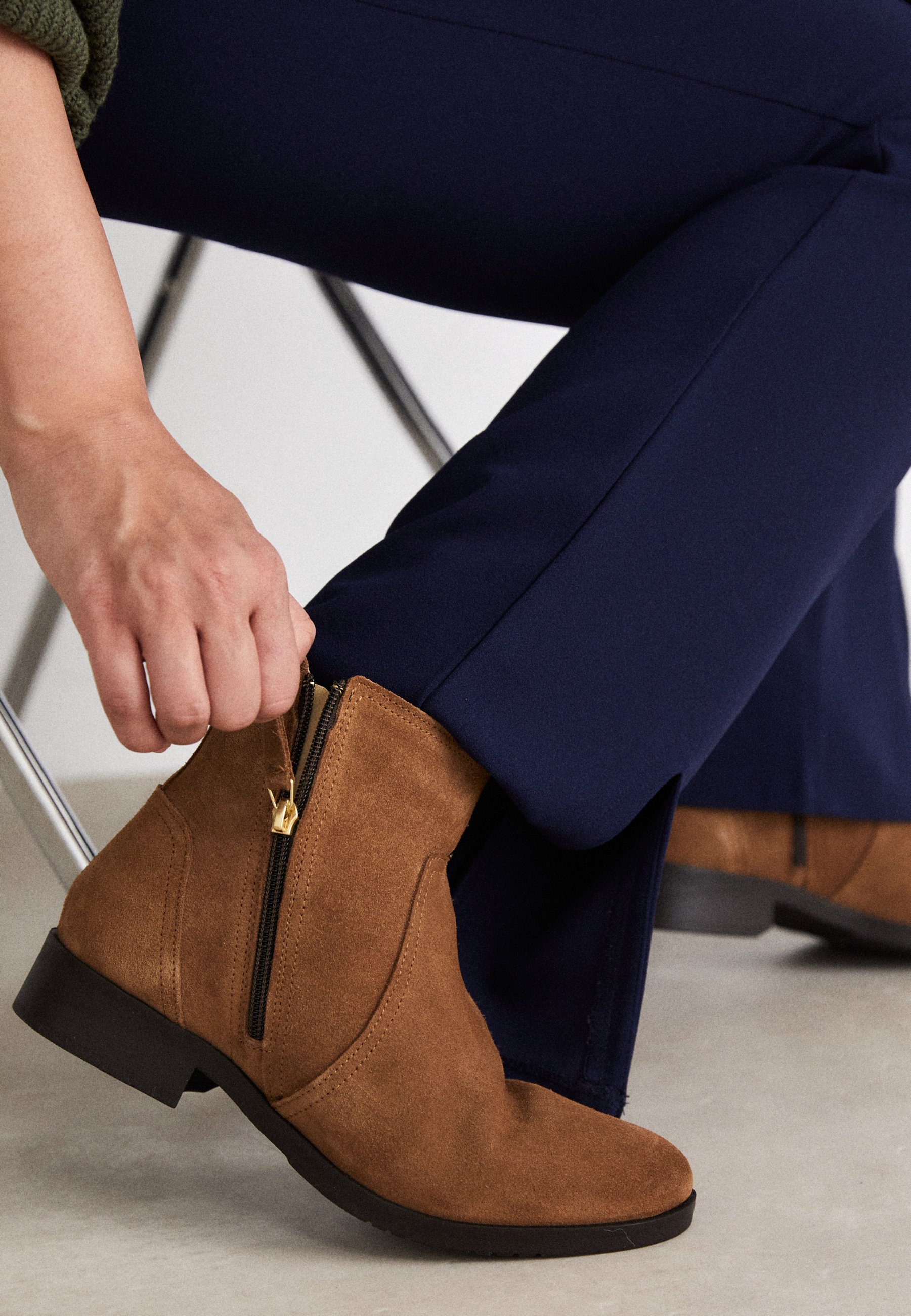 LEATHER - Classic ankle boots