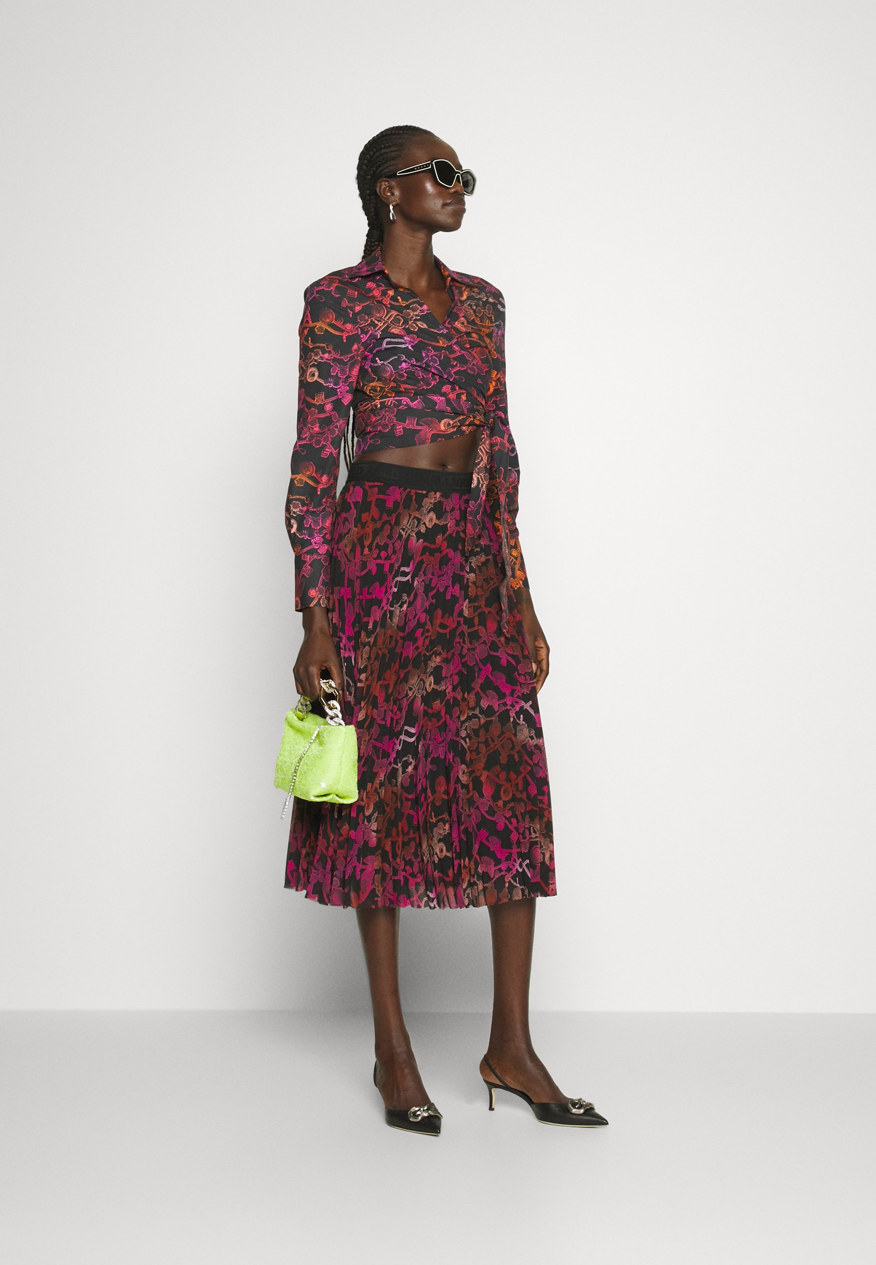PLEATED CHAIN PRINT SKIRT - Pleated skirt