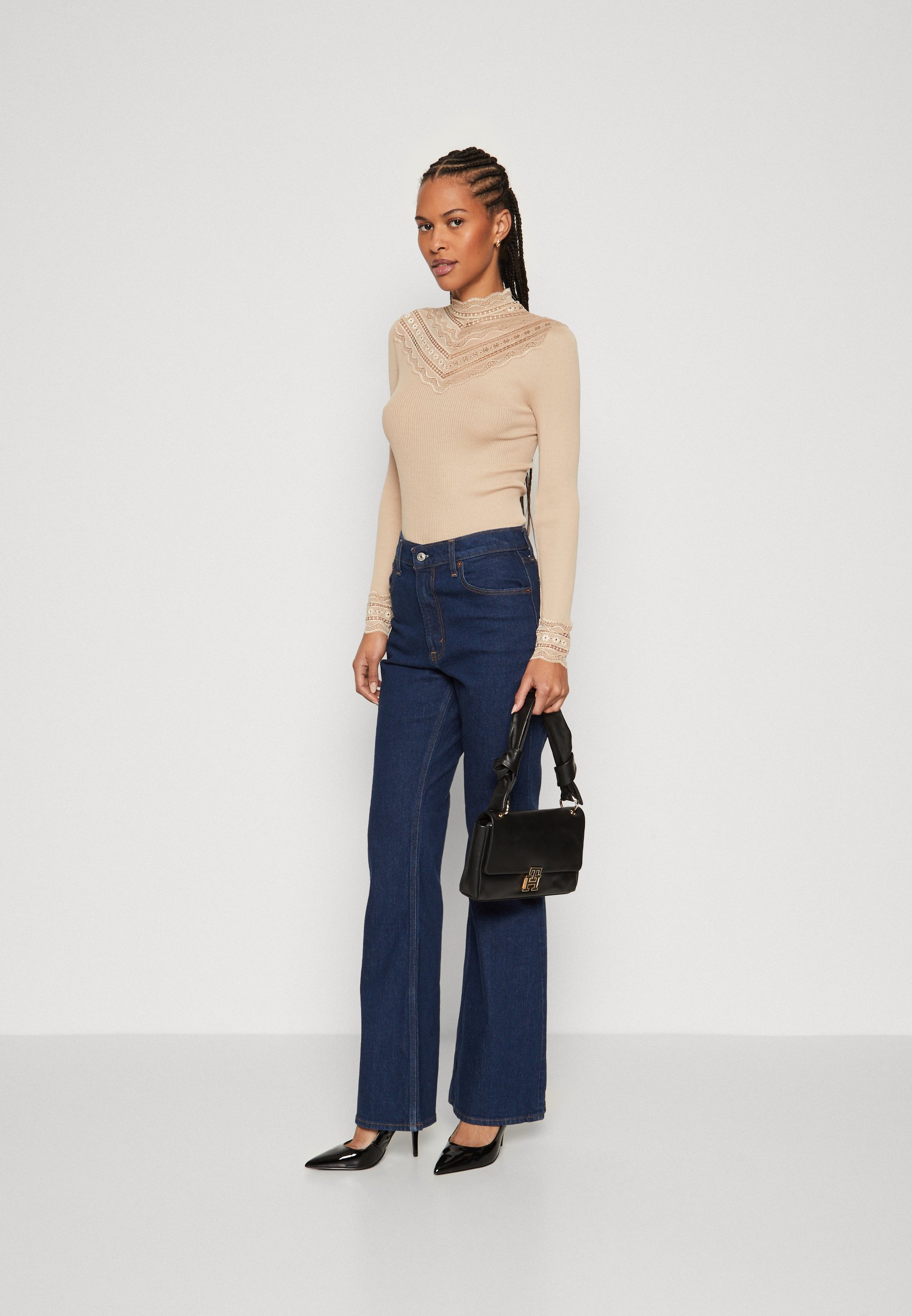 Long sleeved top