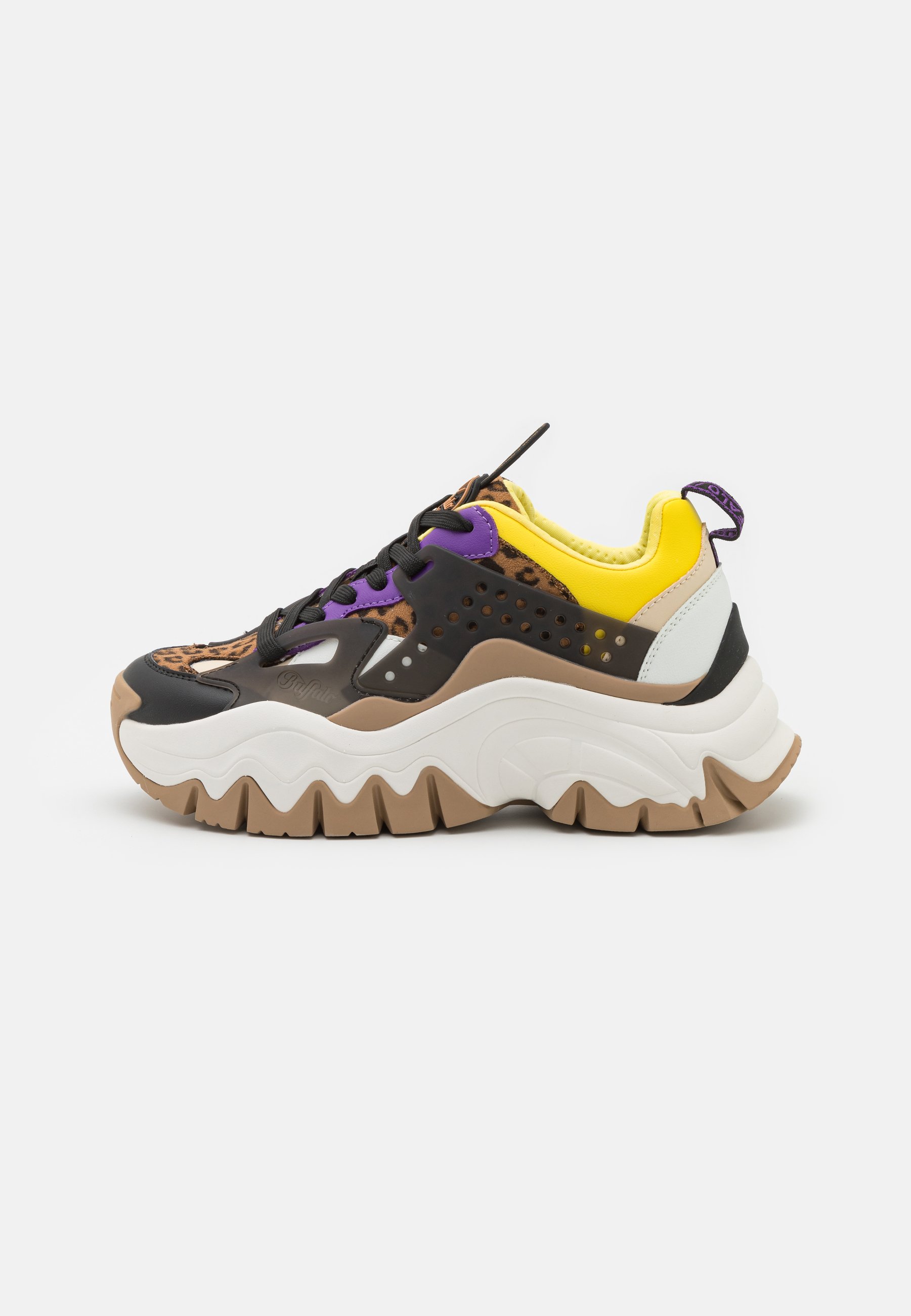 TRAIL ONE - Trainers