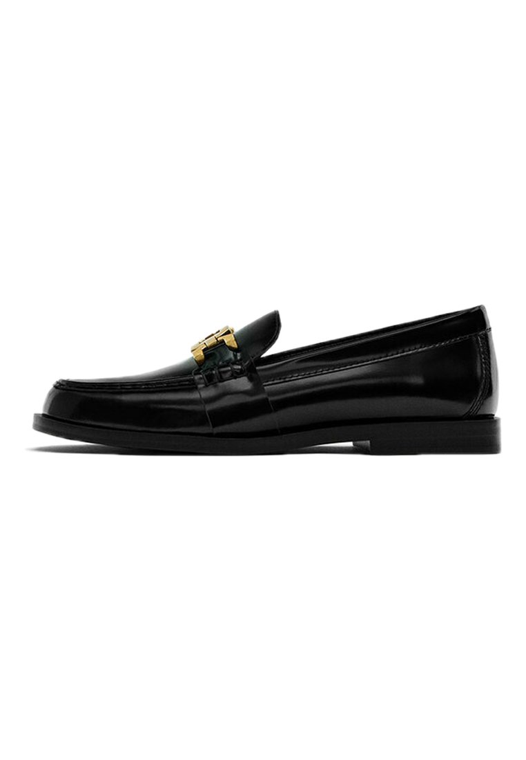 WITH DECORATIVE LINKS- Slip-ons