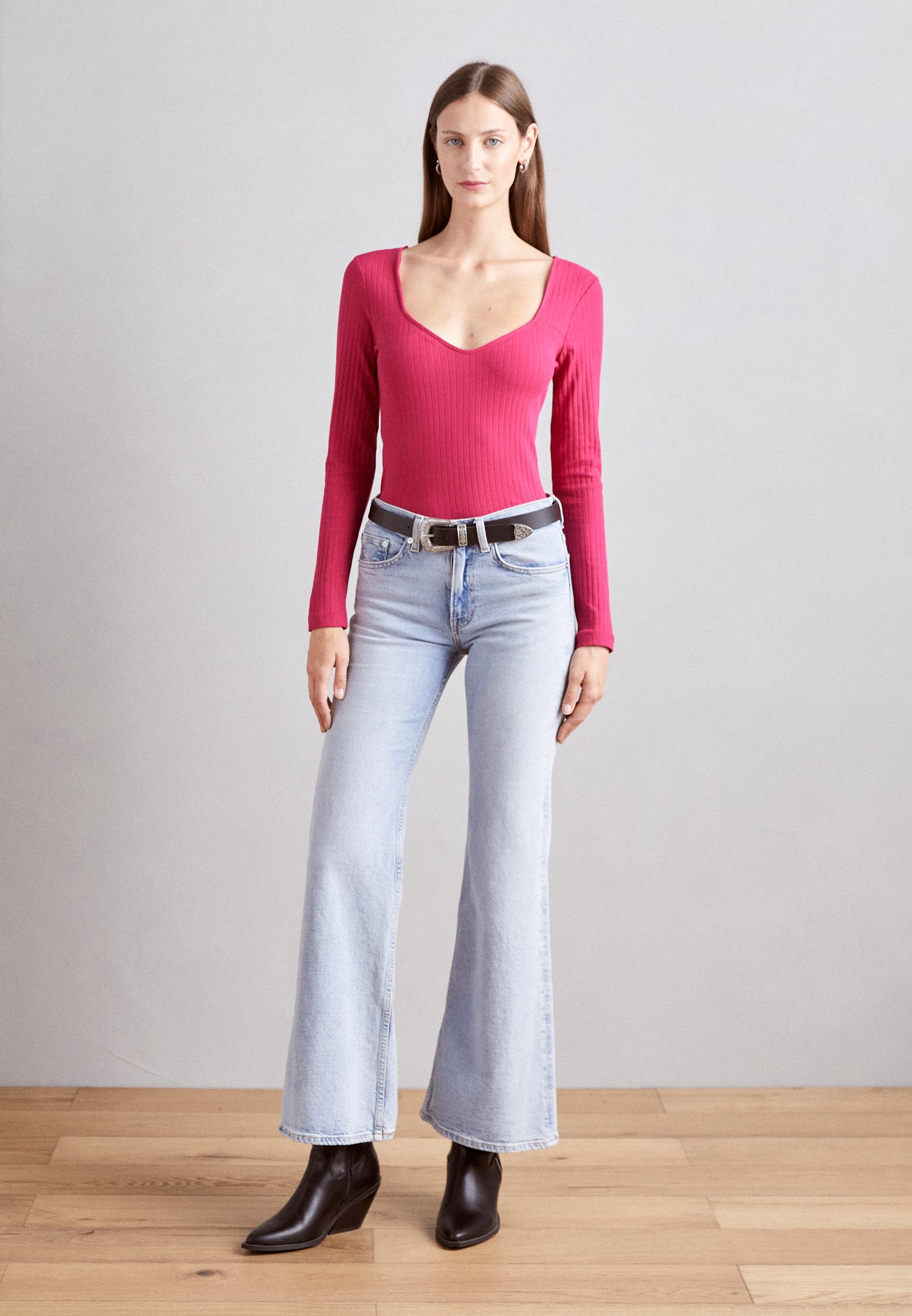 Long sleeved top