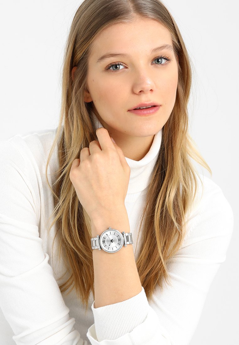 CARLIE - Watch