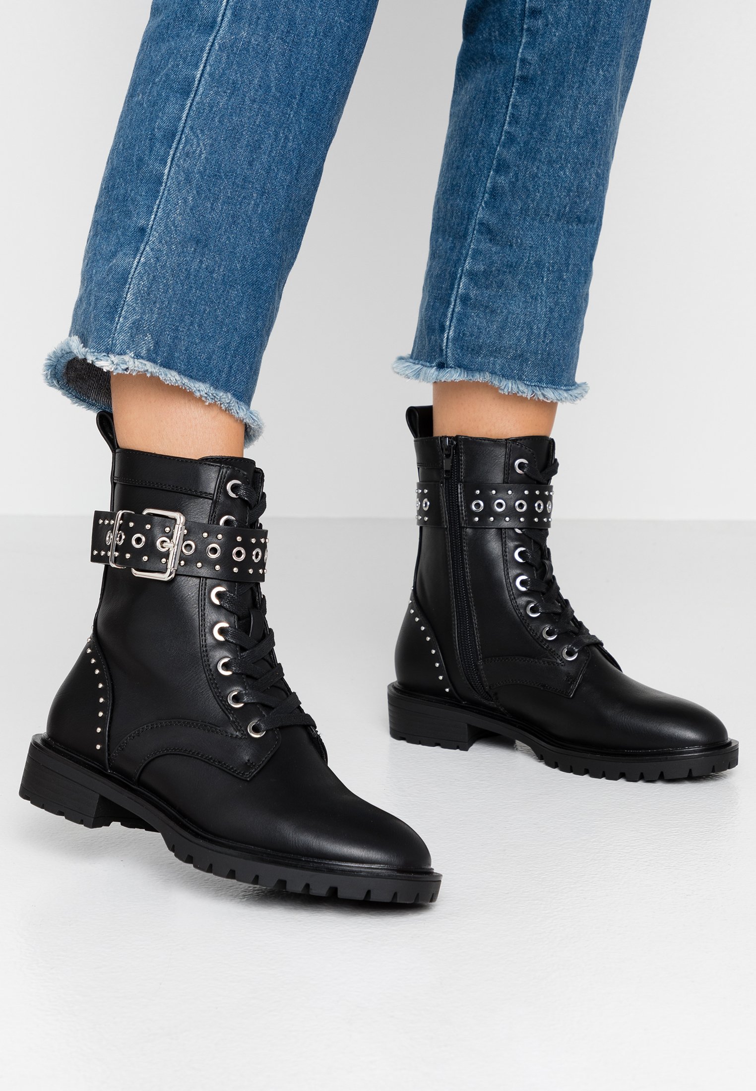 Cowboy/biker ankle boot