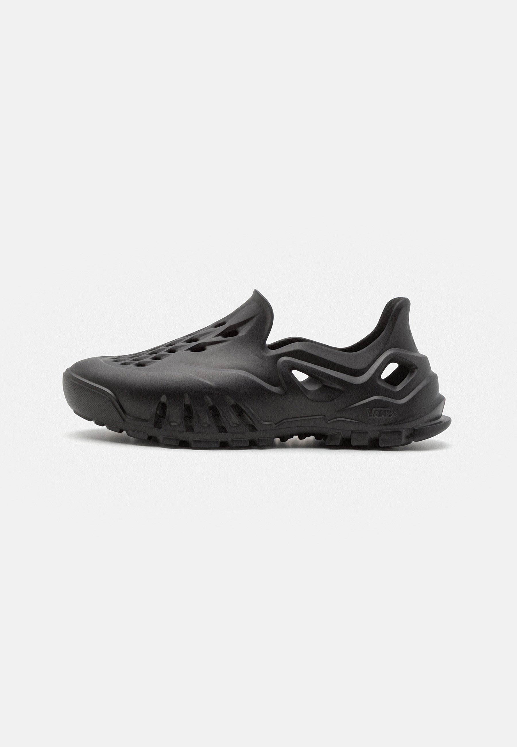 AMZN PACU - Slip-ons