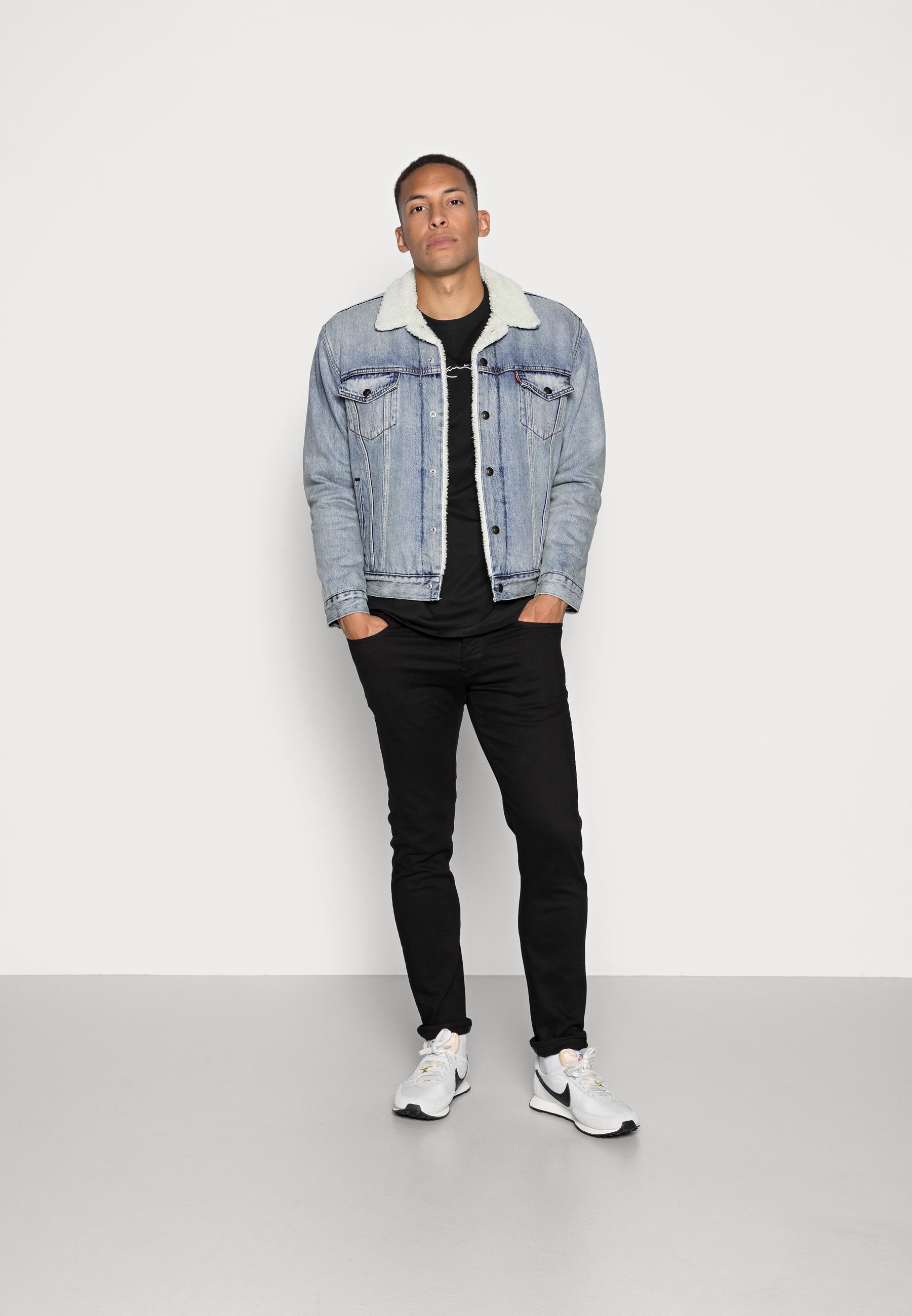 TYPE TRUCKER - Light jacket