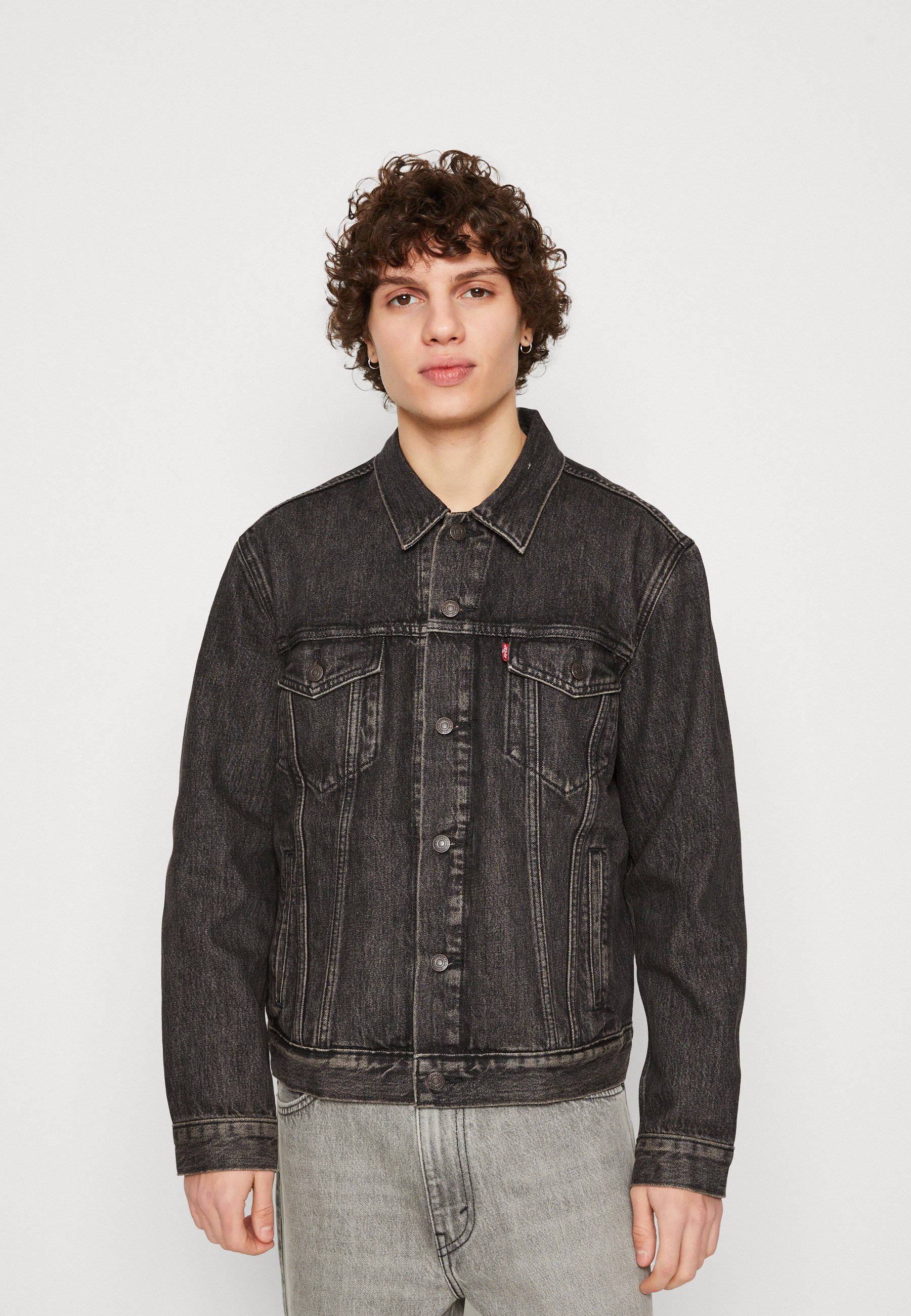 THE TRUCKER JACKET - Denim jacket