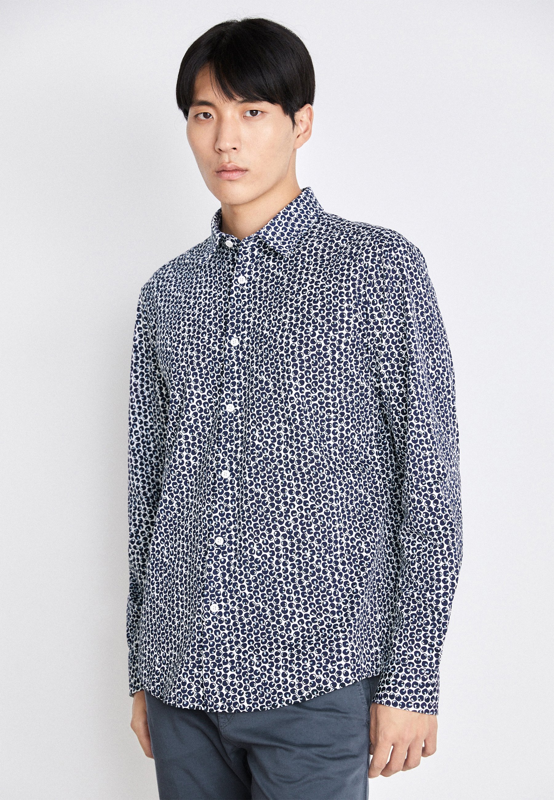 ROAN- Shirt