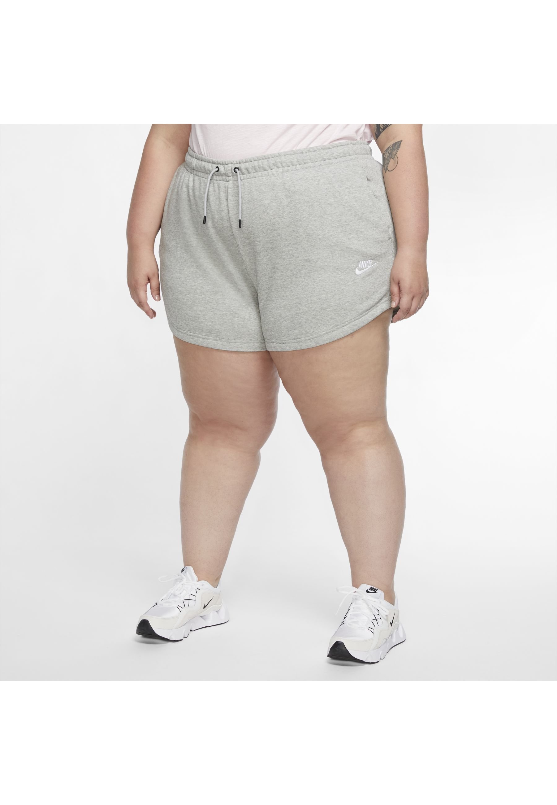 W NSW ESSNTL SHORT FT PLUS - Shorts