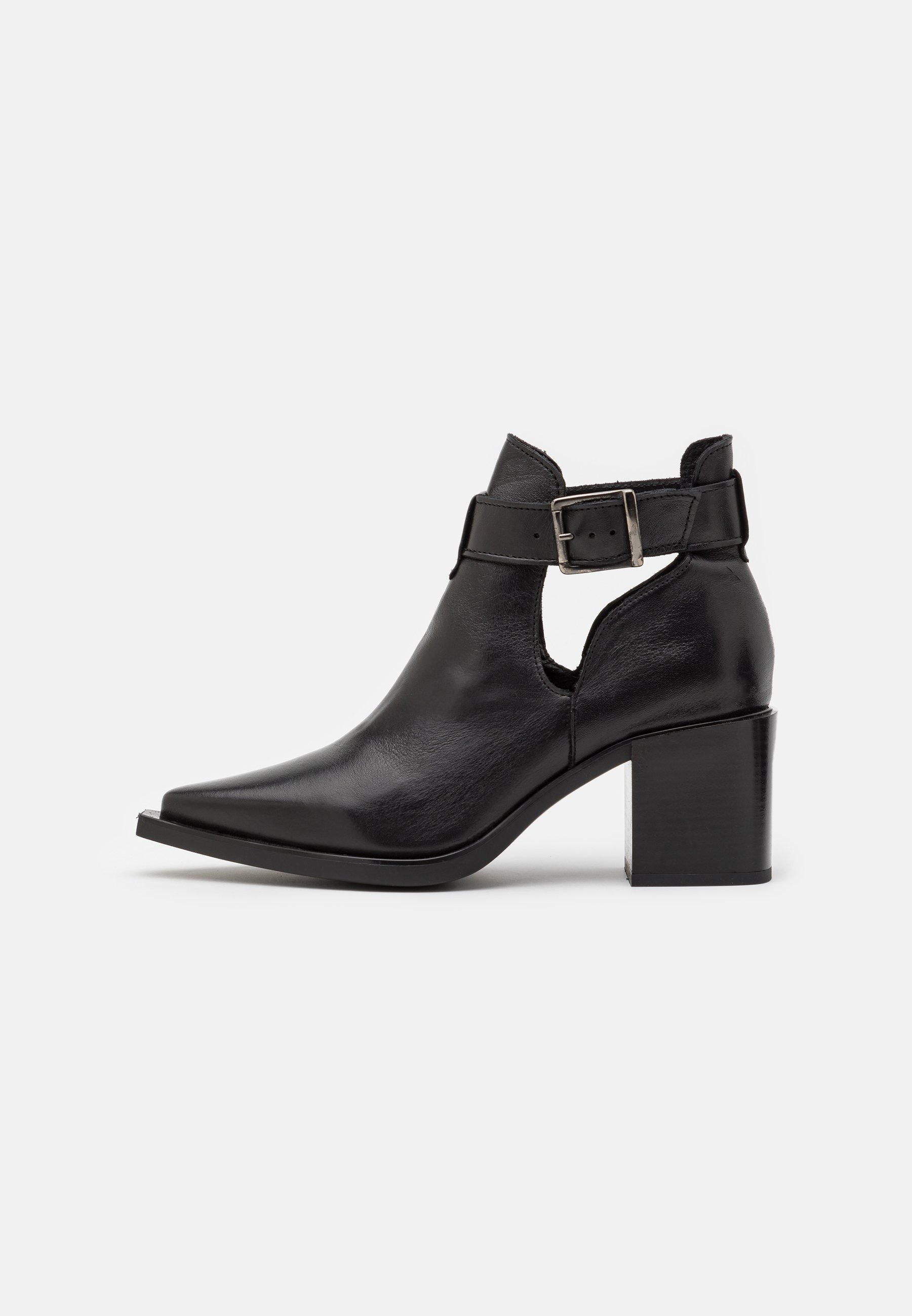 LEATHER- Ankle boots