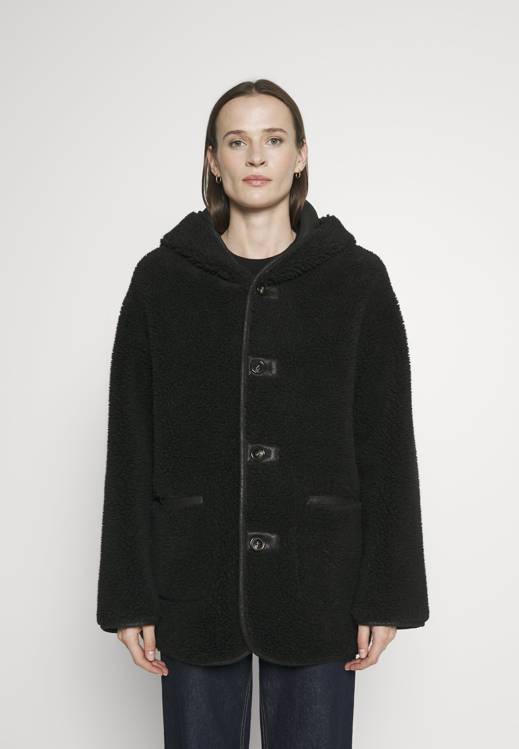 Short coat