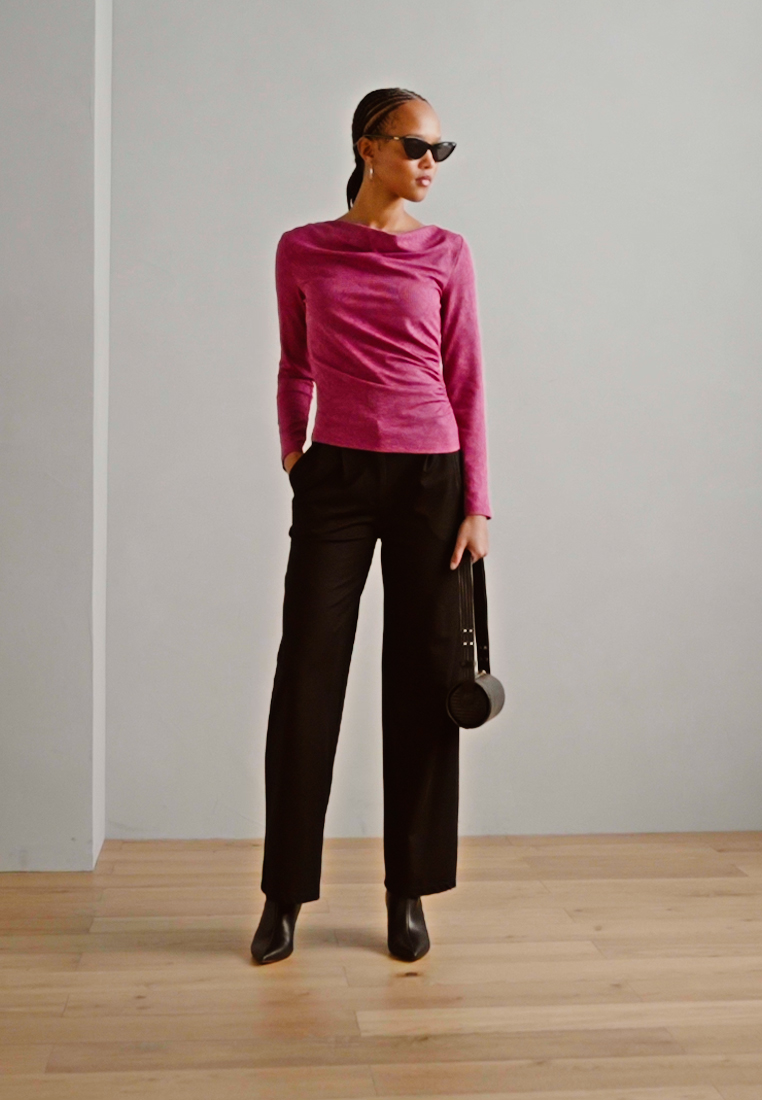 Long sleeved top