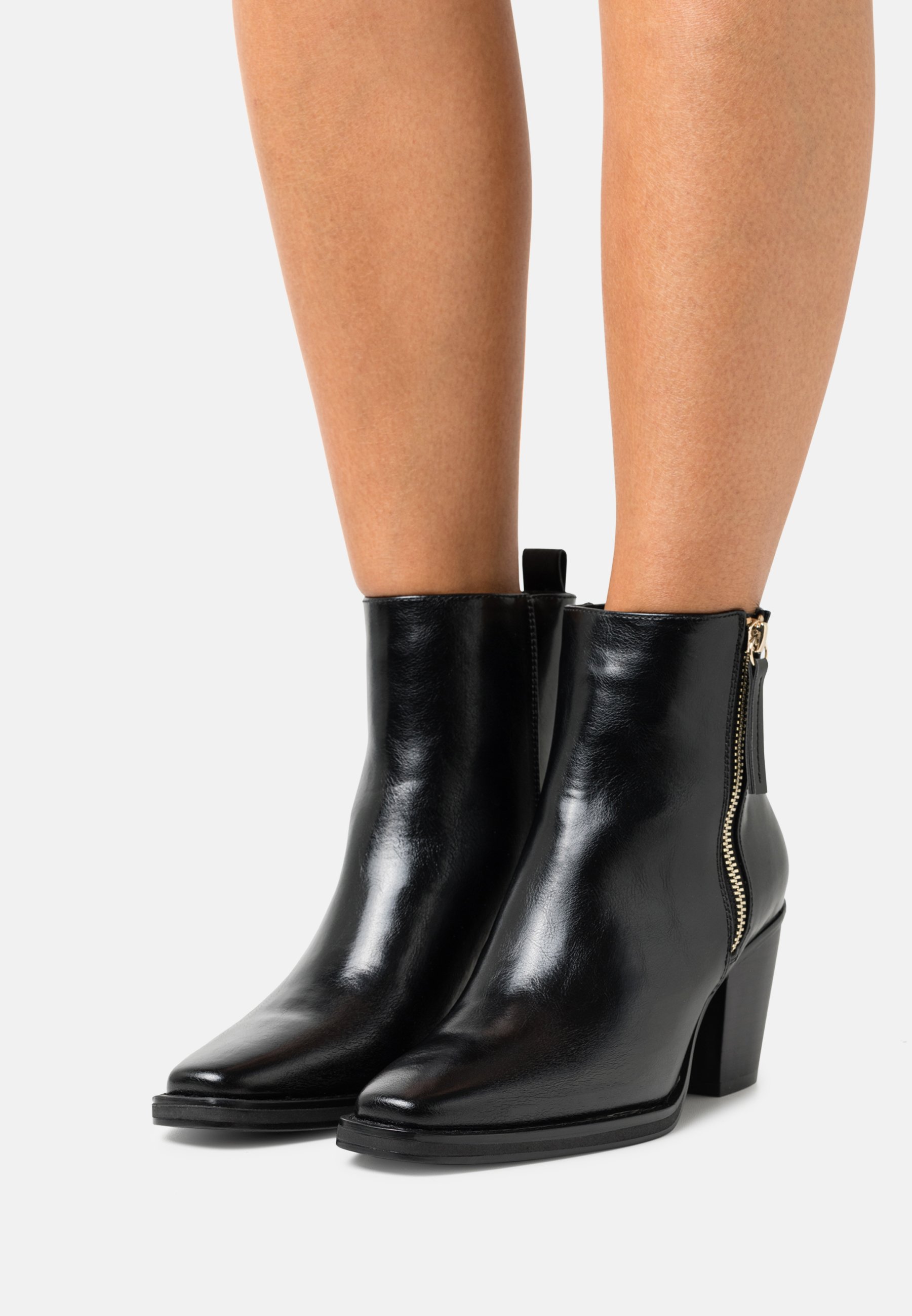 Cowboy/biker ankle boot