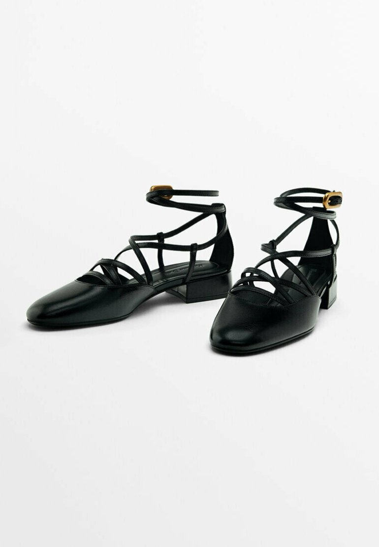 WITH MULTIPLE STRAPS - Classic heels