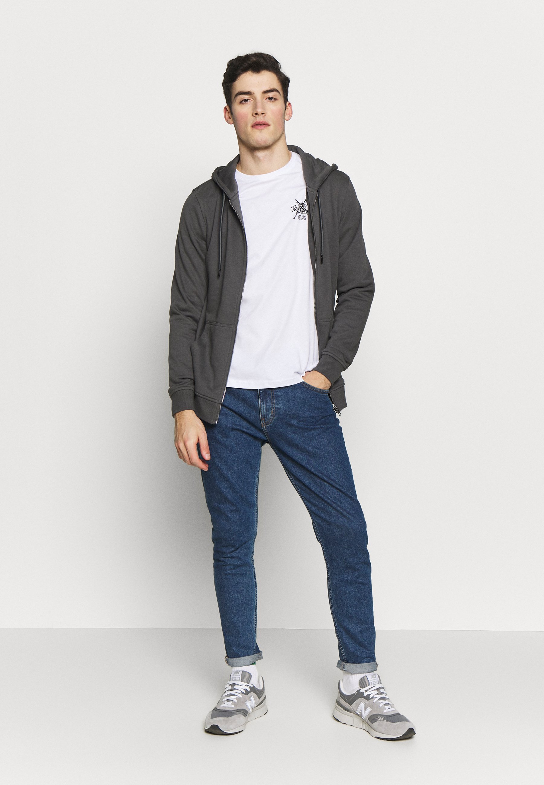 Long sleeved top