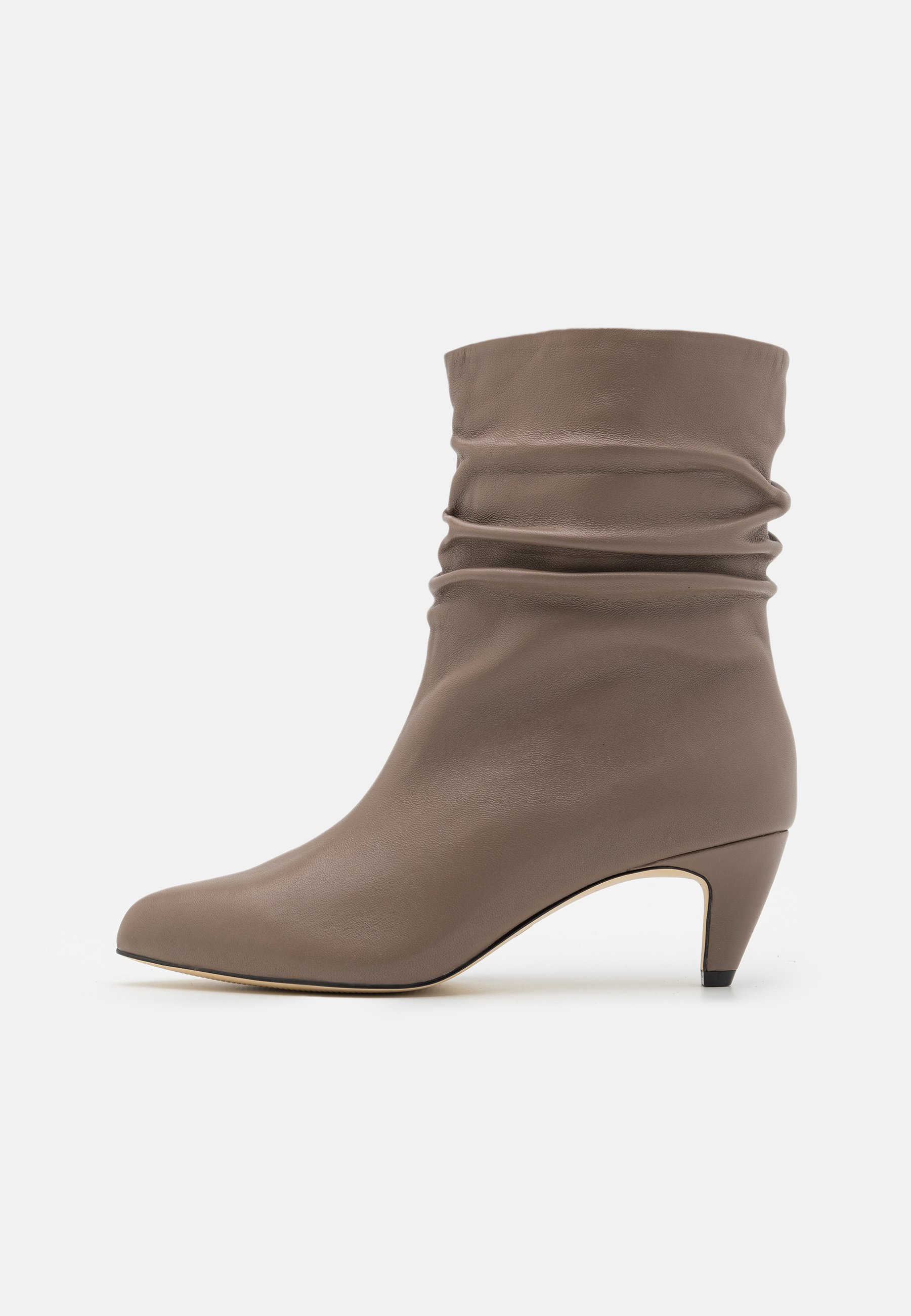 LEATHER- Classic ankle boots