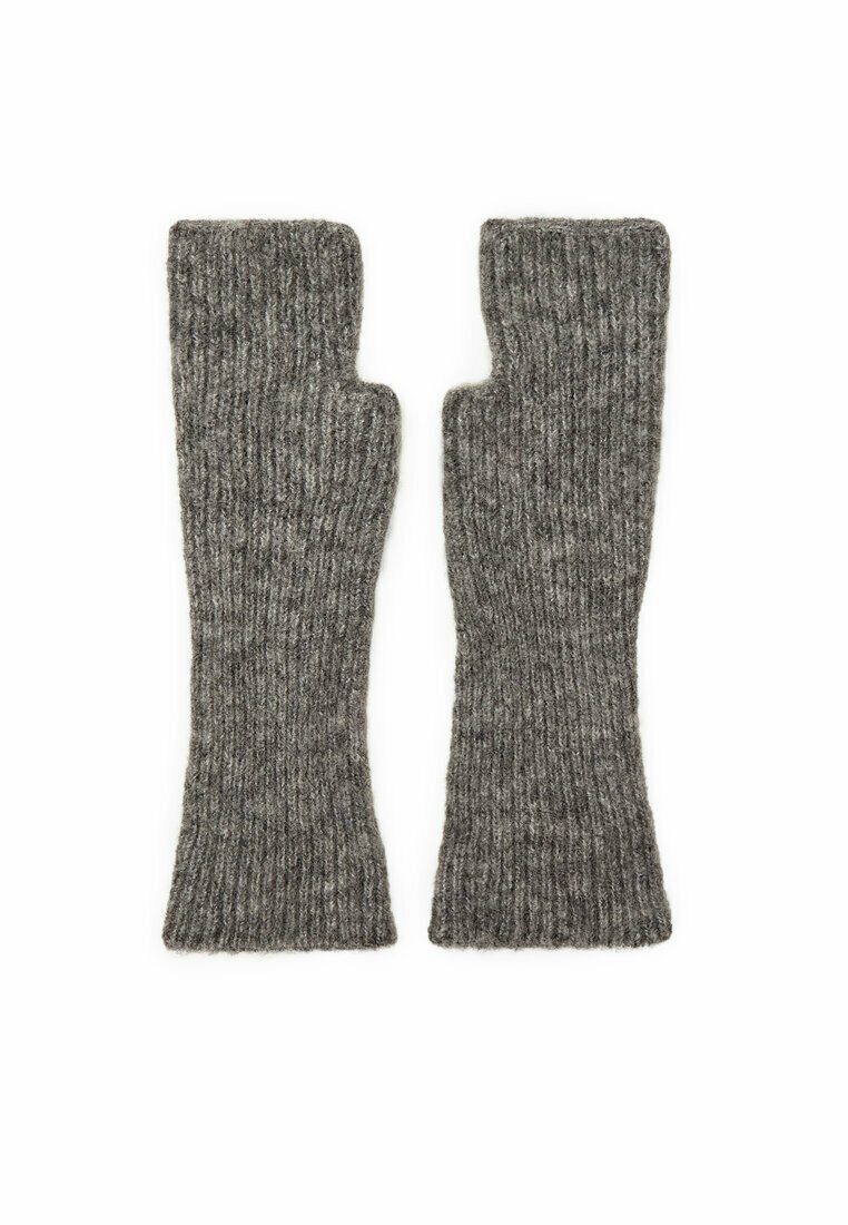 Fingerless gloves