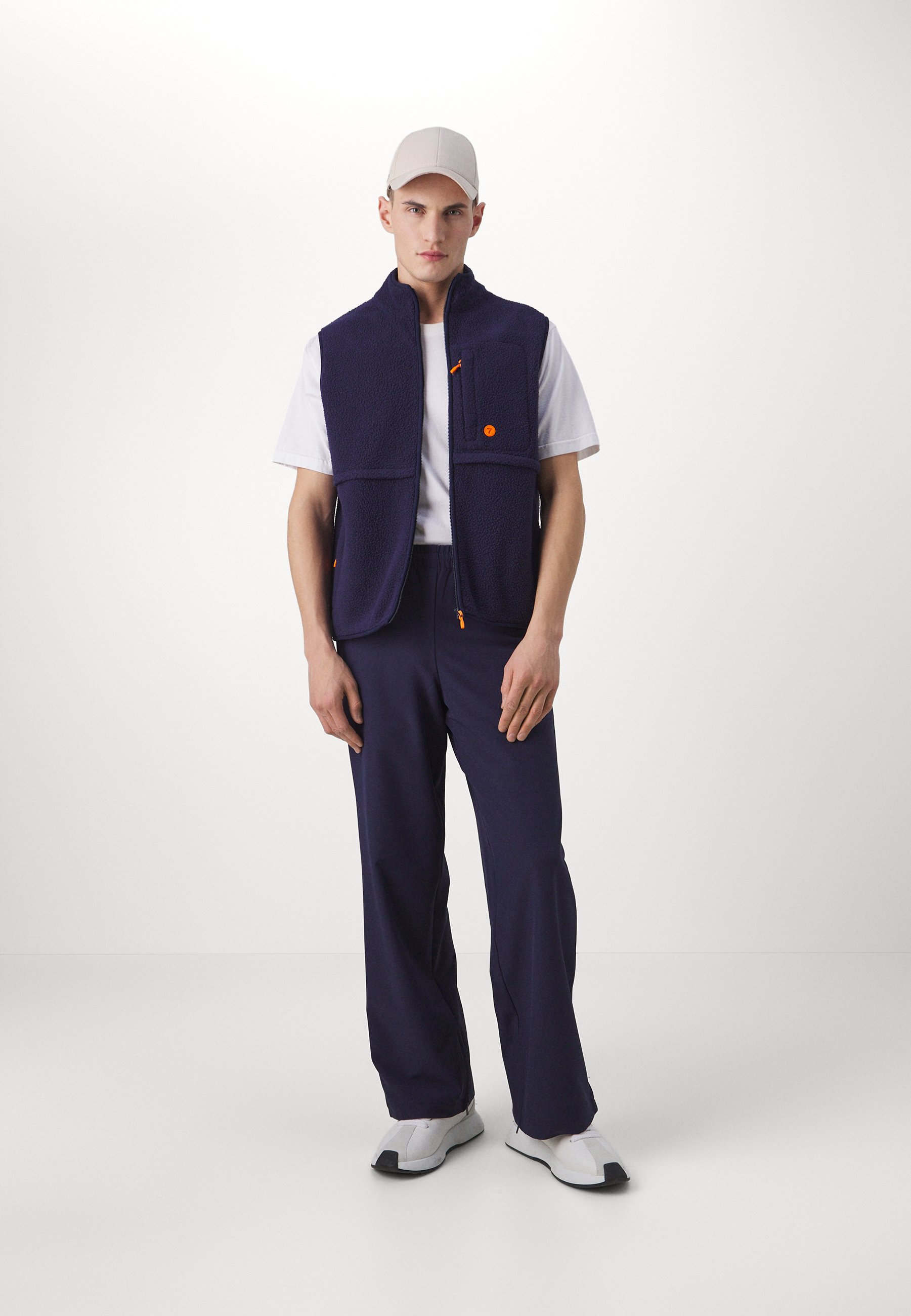 TECH LOUNGE PANTS UNISEX - Tracksuit bottoms