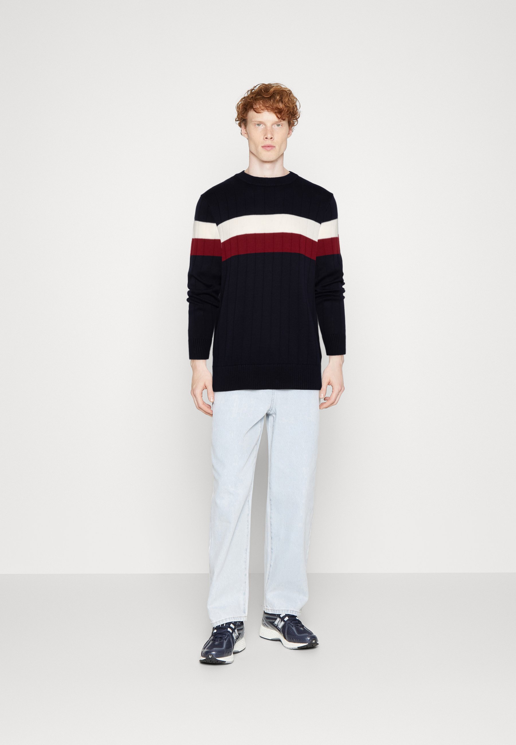 COLOURBLOCK STRUCTURE C NECK - Jumper