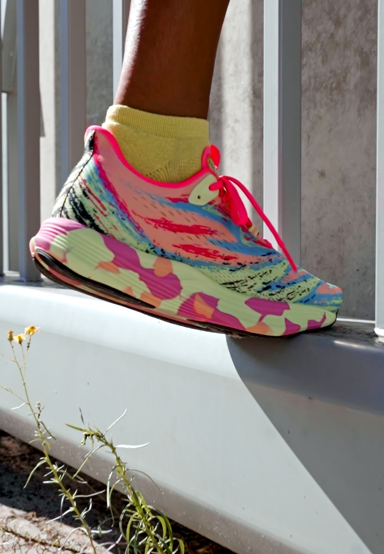 NOOSA TRI 15 COLOR INJECTION - Neutral running shoes